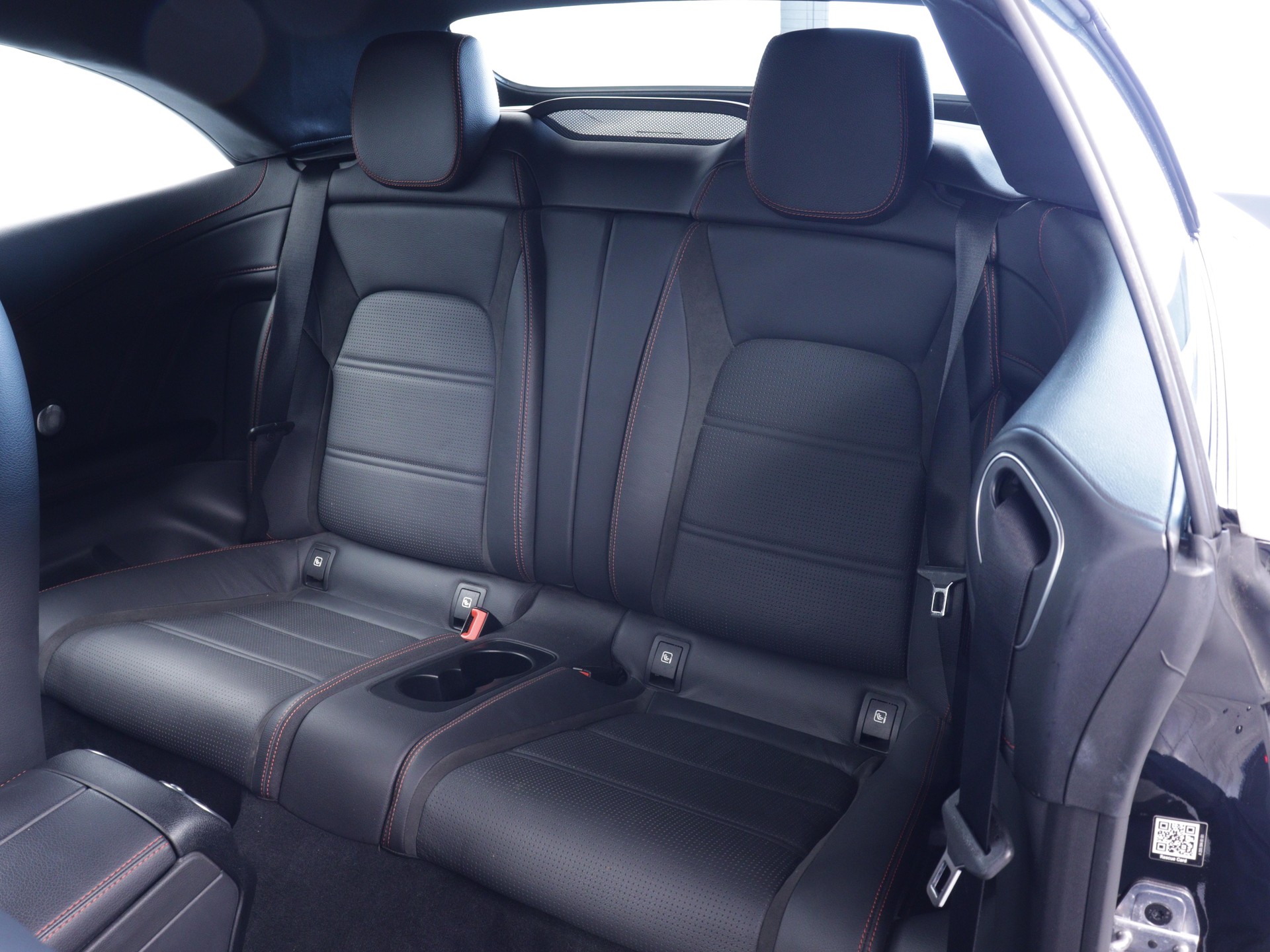 MERCEDES-BENZ C 300 AMG Line 4matic Cabriolet-image-14