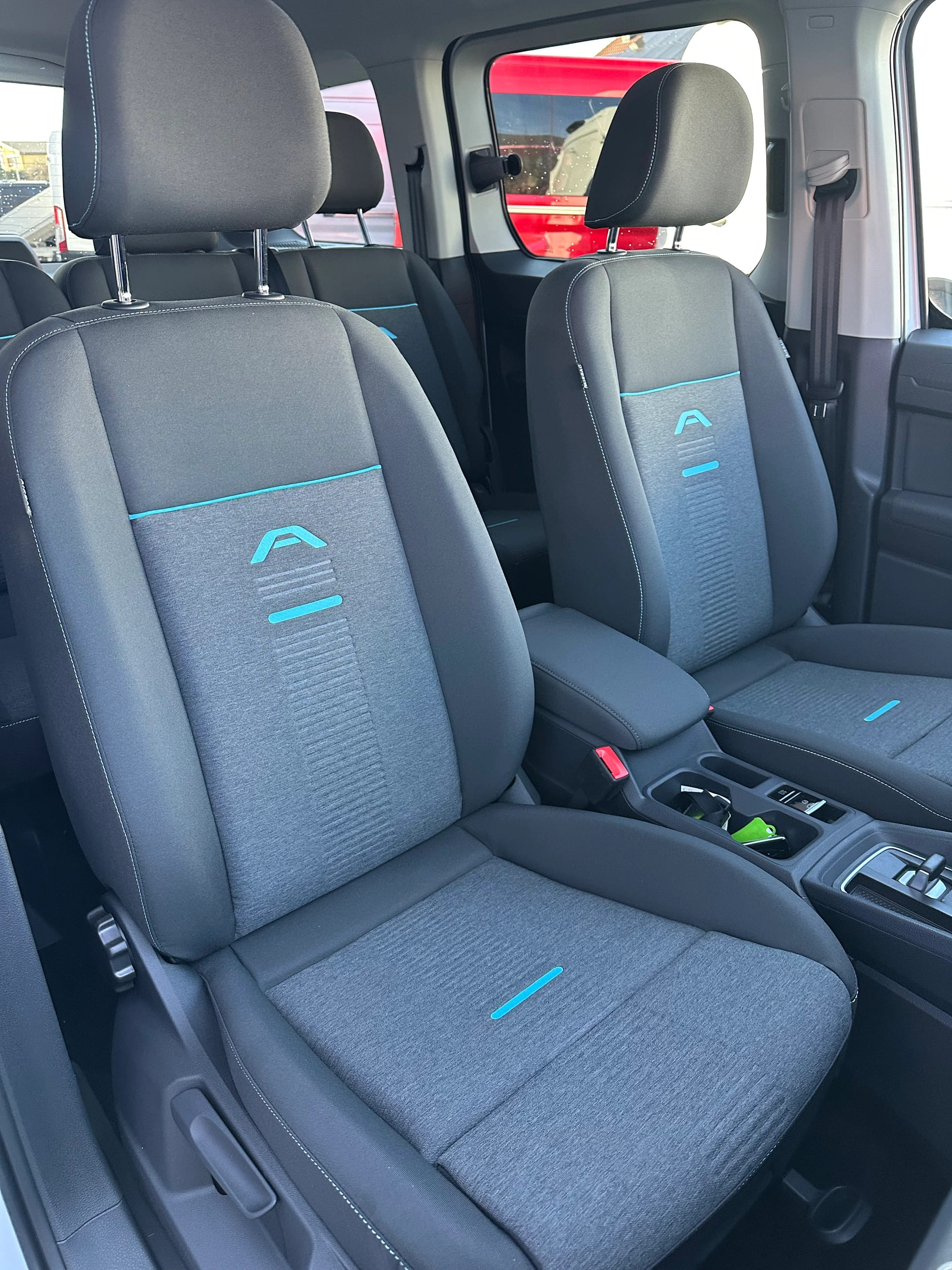 FORD TOURNEO CONNECT Grand 1.5 EcoB Active/PHEV/Aut.-image-15