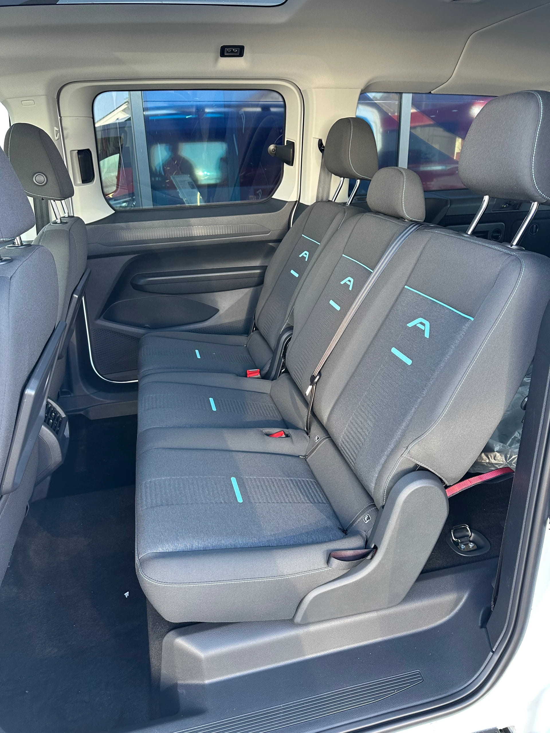 FORD TOURNEO CONNECT Grand 1.5 EcoB Active/PHEV/Aut.-image-11