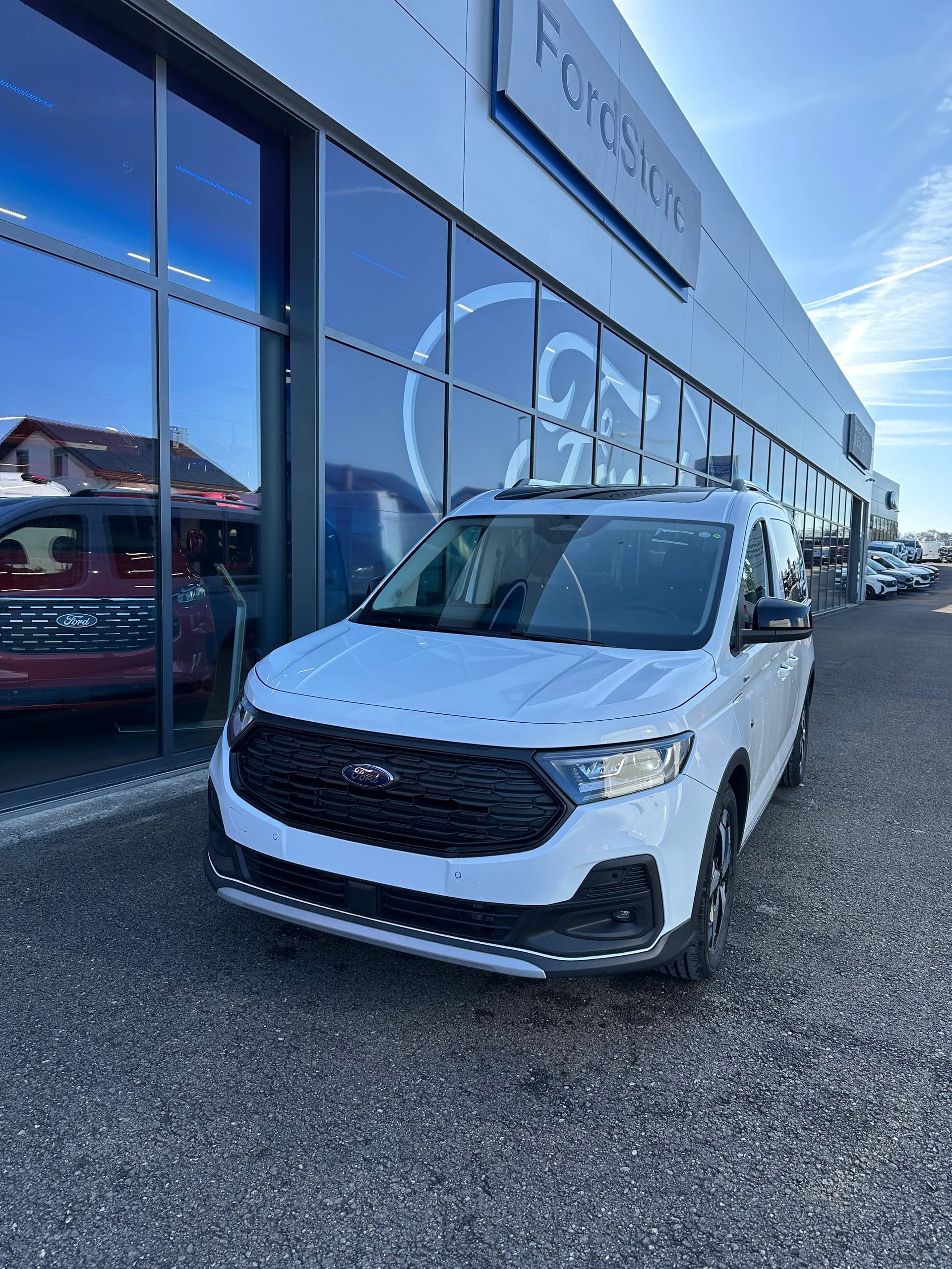 FORD TOURNEO CONNECT Grand 1.5 EcoB Active/PHEV/Aut.-image-0