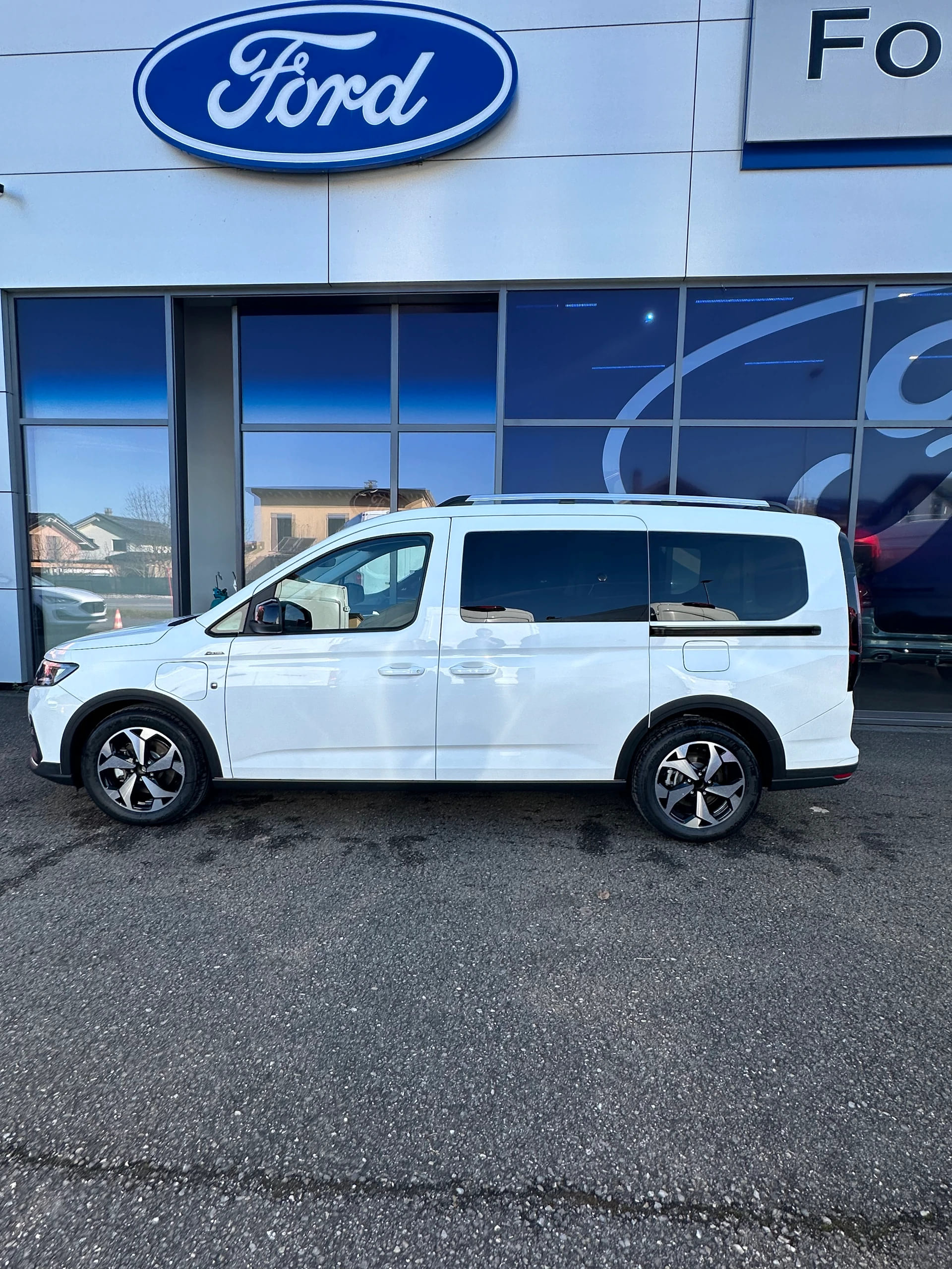 FORD TOURNEO CONNECT Grand 1.5 EcoB Active/PHEV/Aut.-image-2
