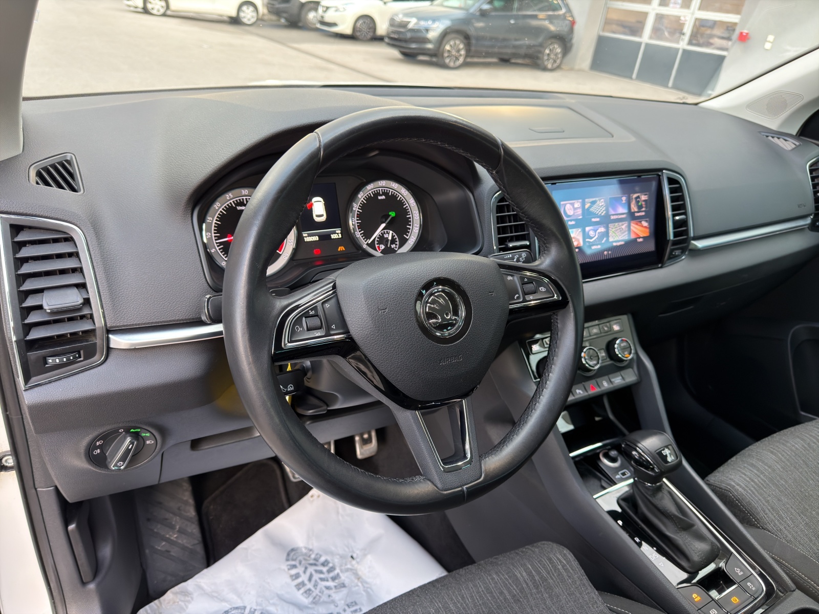 SKODA Karoq 2.0 TDI CR Style 4x4 DSG-image-25