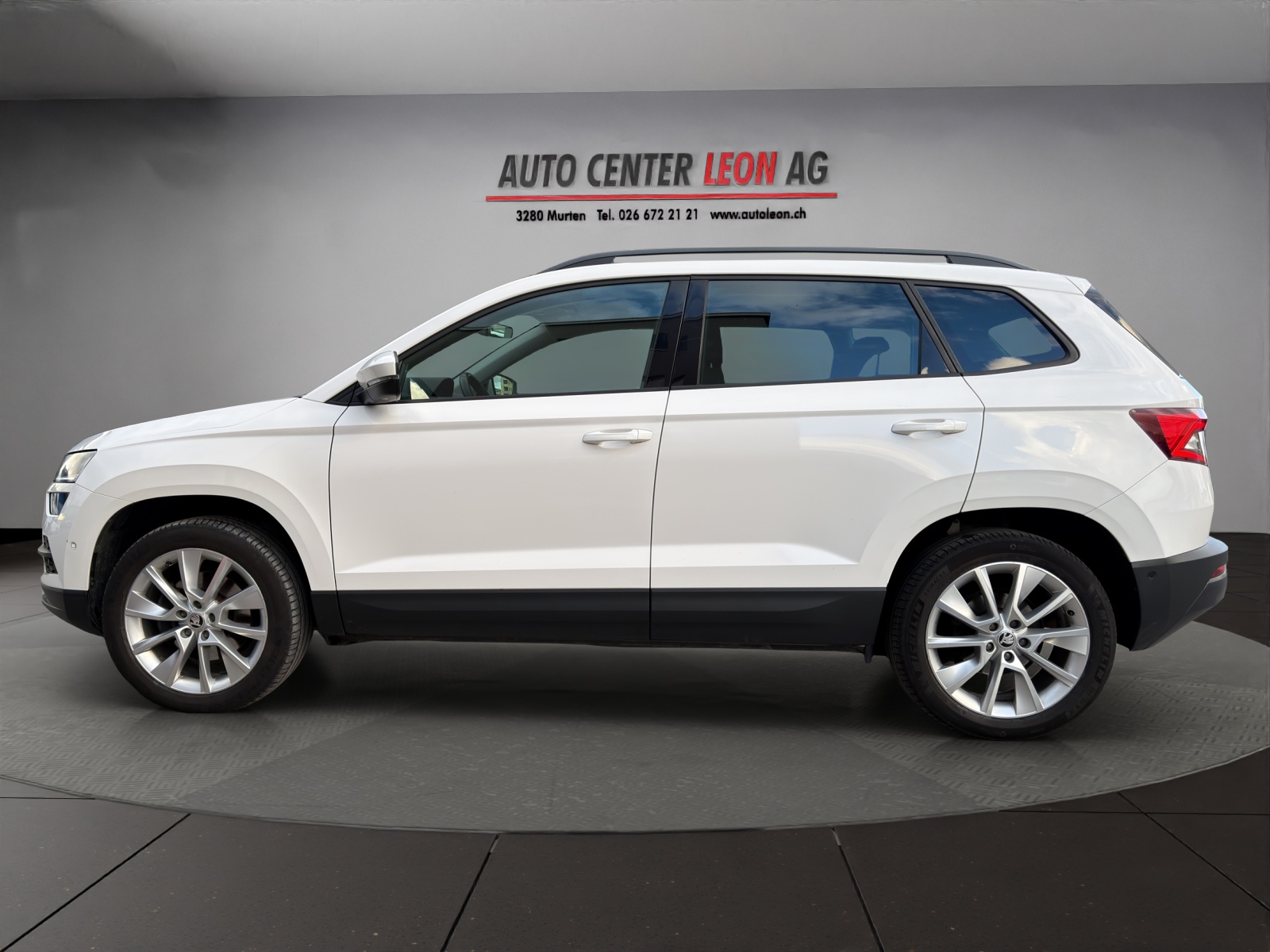 SKODA Karoq 2.0 TDI CR Style 4x4 DSG-image-2