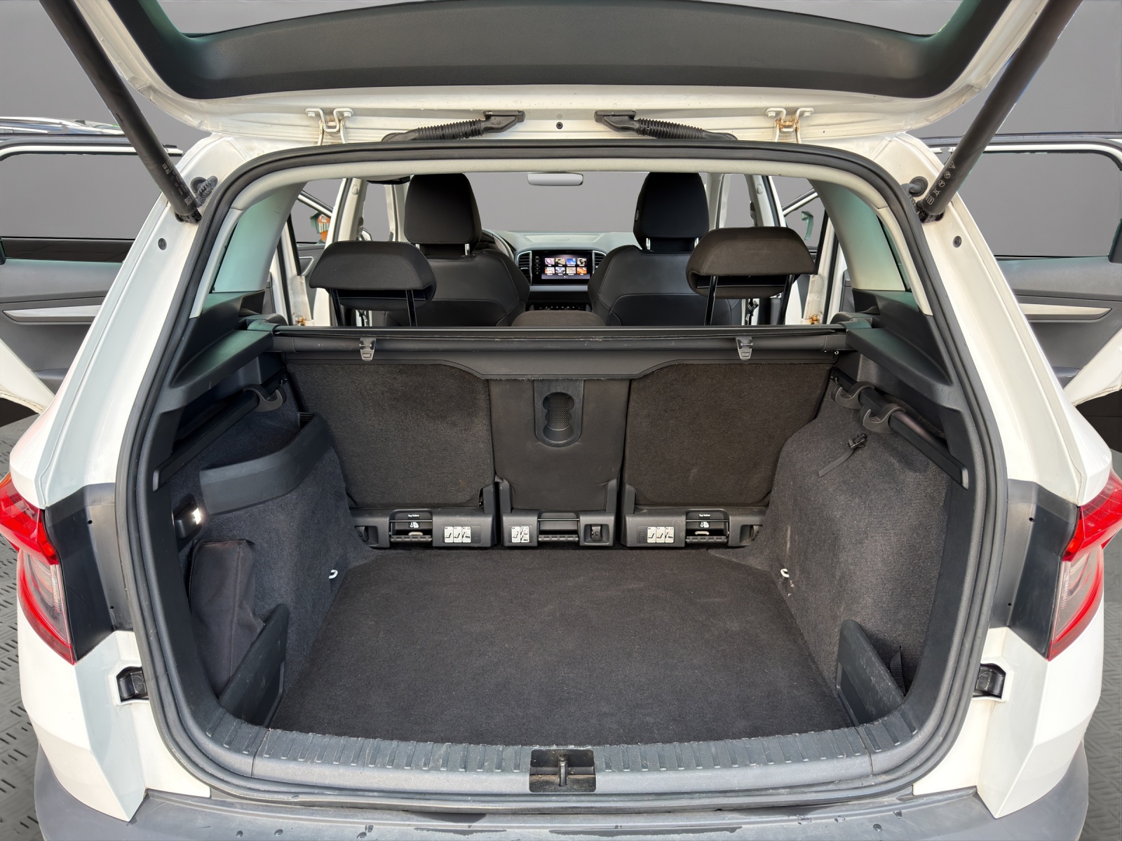 SKODA Karoq 2.0 TDI CR Style 4x4 DSG-image-18