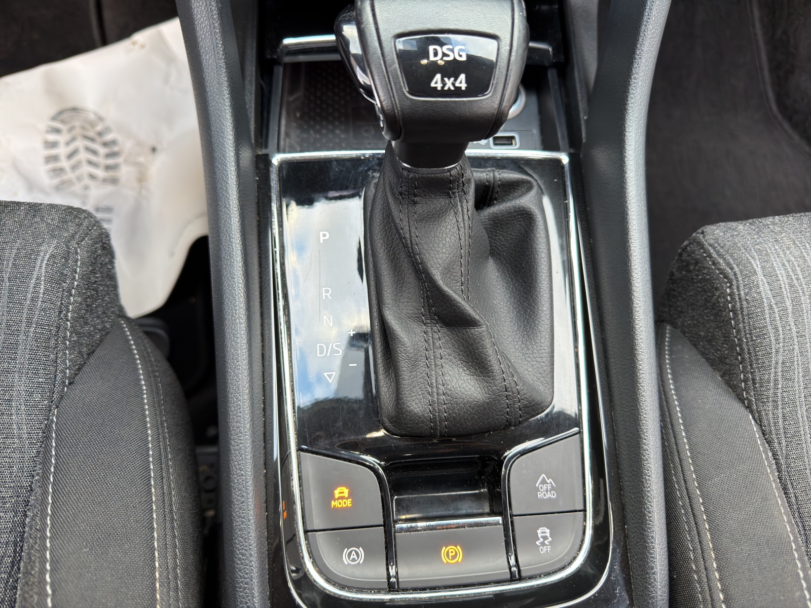 SKODA Karoq 2.0 TDI CR Style 4x4 DSG-image-22