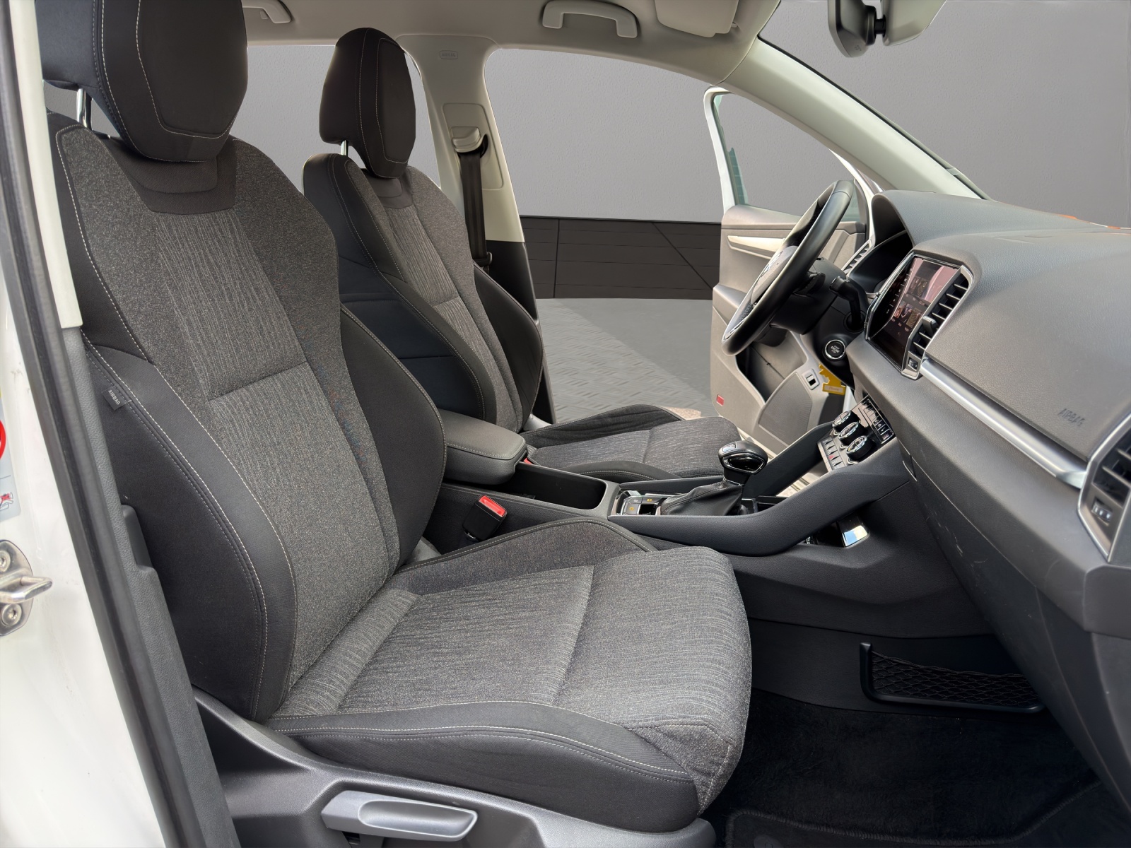 SKODA Karoq 2.0 TDI CR Style 4x4 DSG-image-16