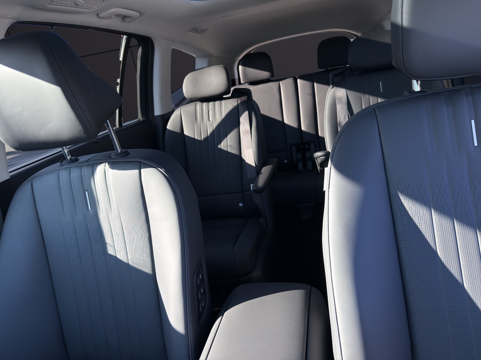HYUNDAI IONIQ 9 Vertex Calligraphy 110kWh 4WD-image-18