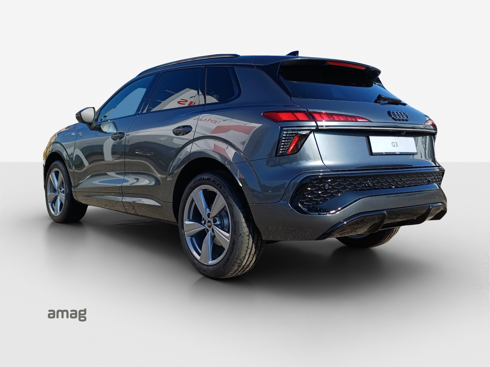 AUDI Q3 SUV 110 kW TFSI S tronic-image-2