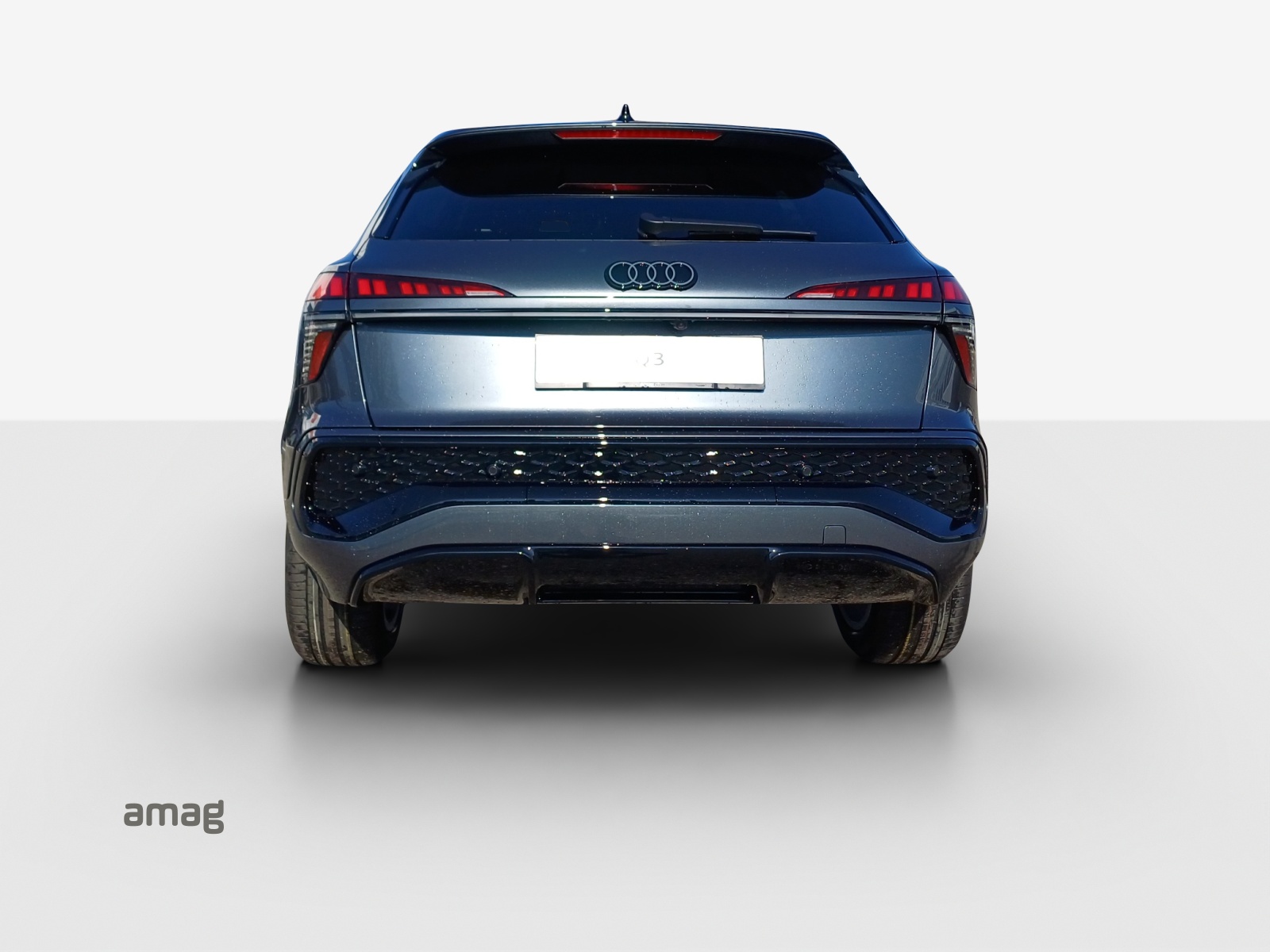 AUDI Q3 SUV 110 kW TFSI S tronic-image-3