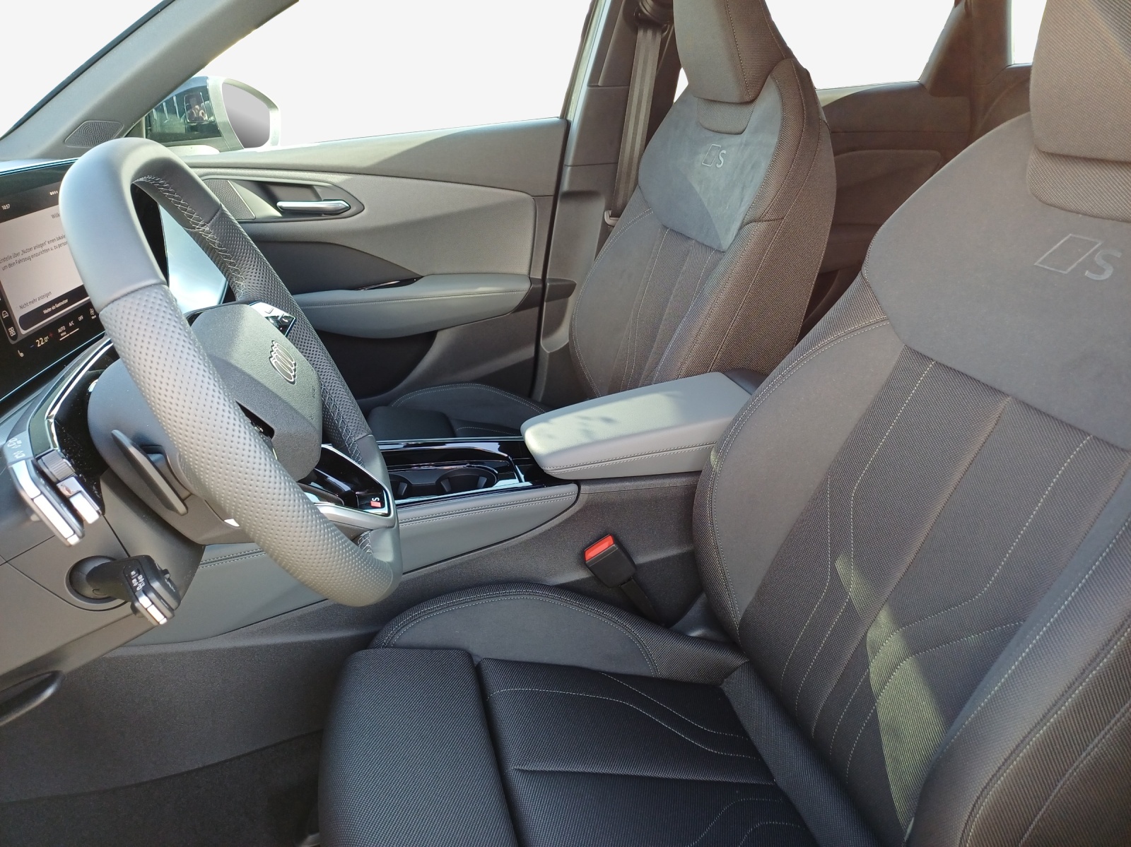 AUDI Q3 SUV 110 kW TFSI S tronic-image-7