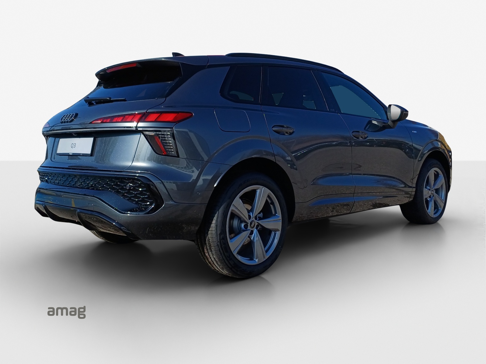 AUDI Q3 SUV 110 kW TFSI S tronic-image-4