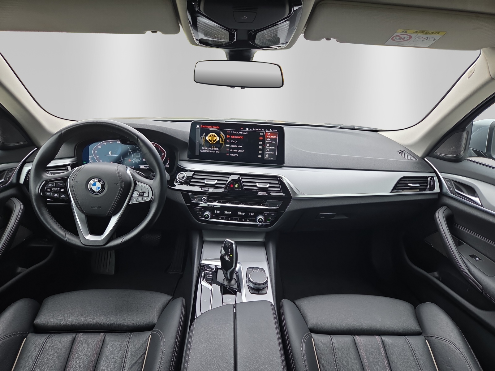 BMW 530d xDrive 48V Touring Steptronic-image-6