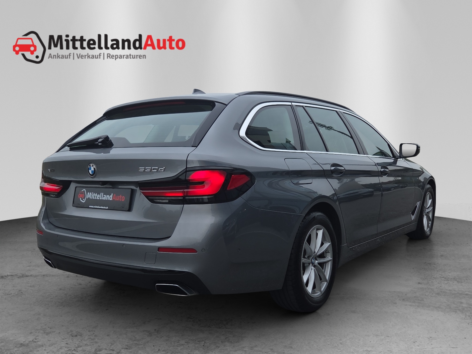 BMW 530d xDrive 48V Touring Steptronic-image-10