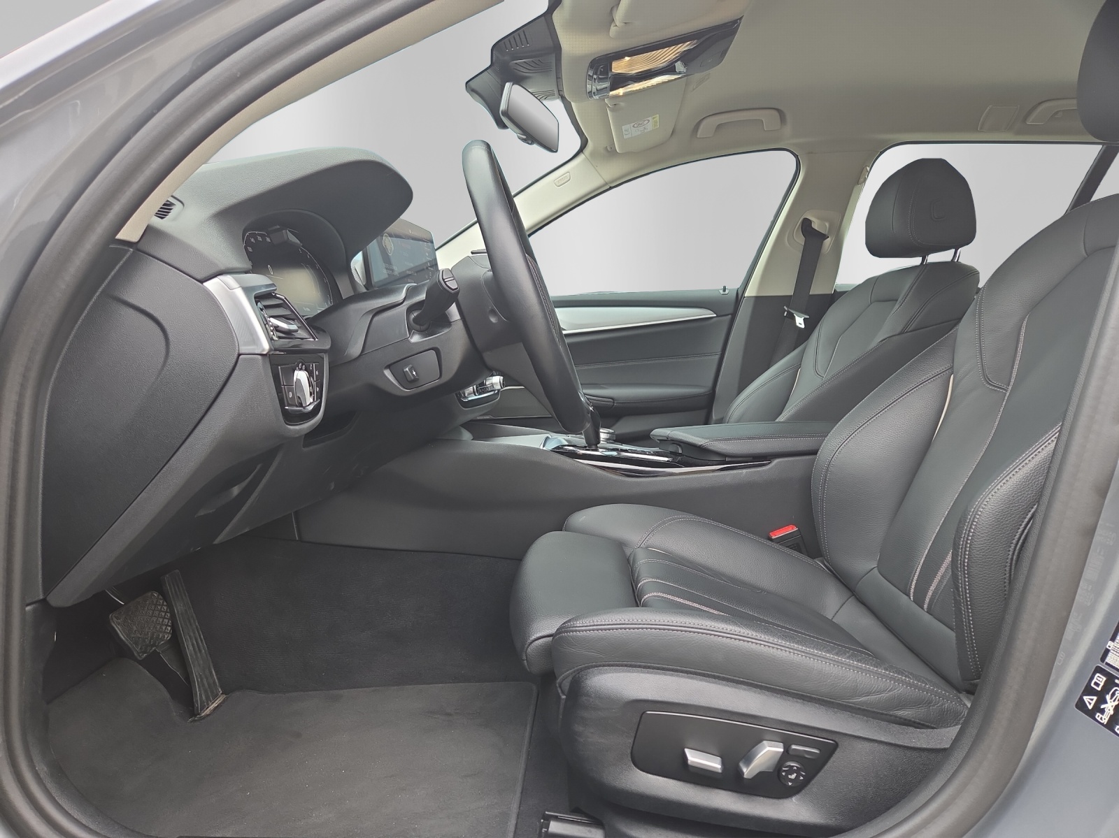 BMW 530d xDrive 48V Touring Steptronic-image-9