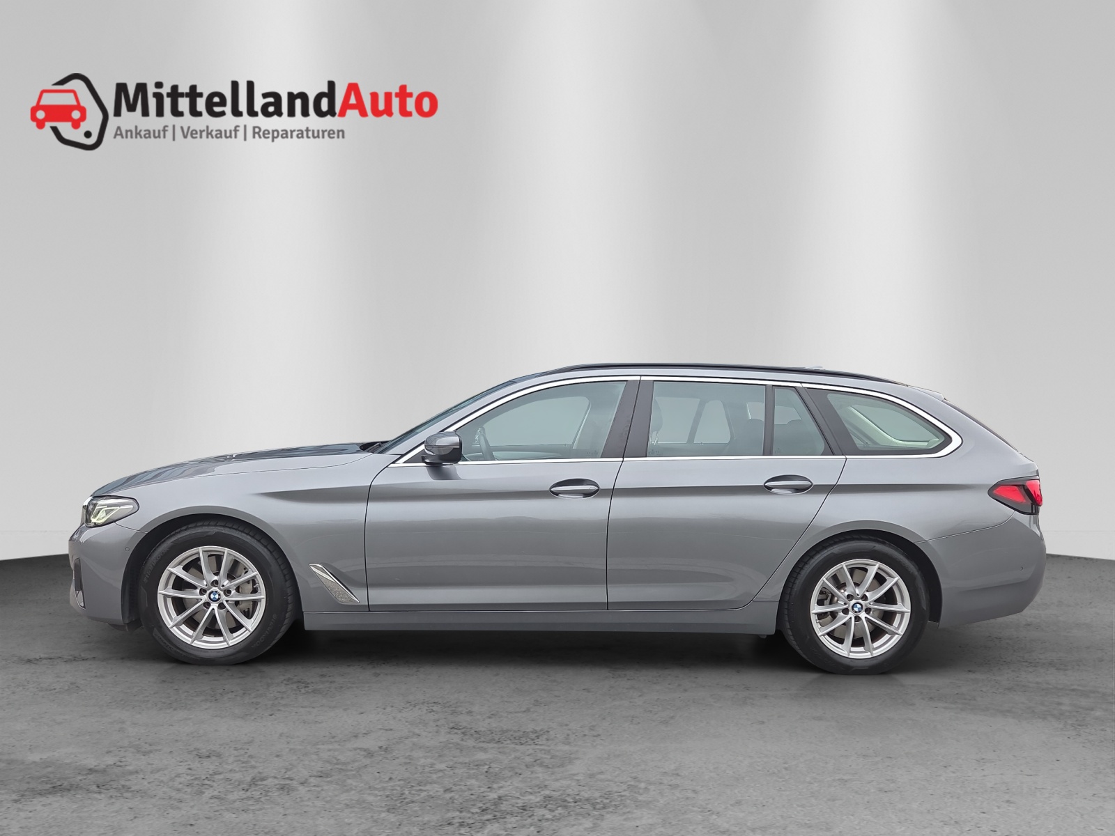 BMW 530d xDrive 48V Touring Steptronic-image-3