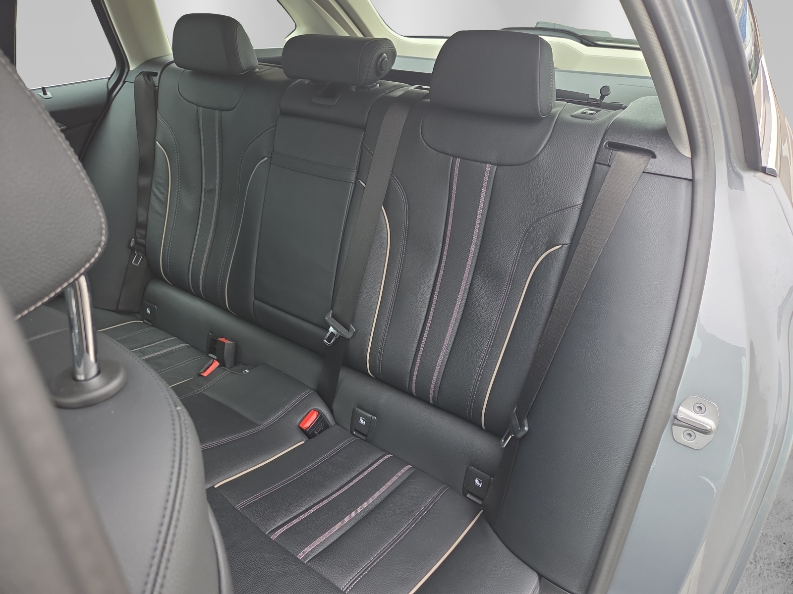 BMW 530d xDrive 48V Touring Steptronic-image-8