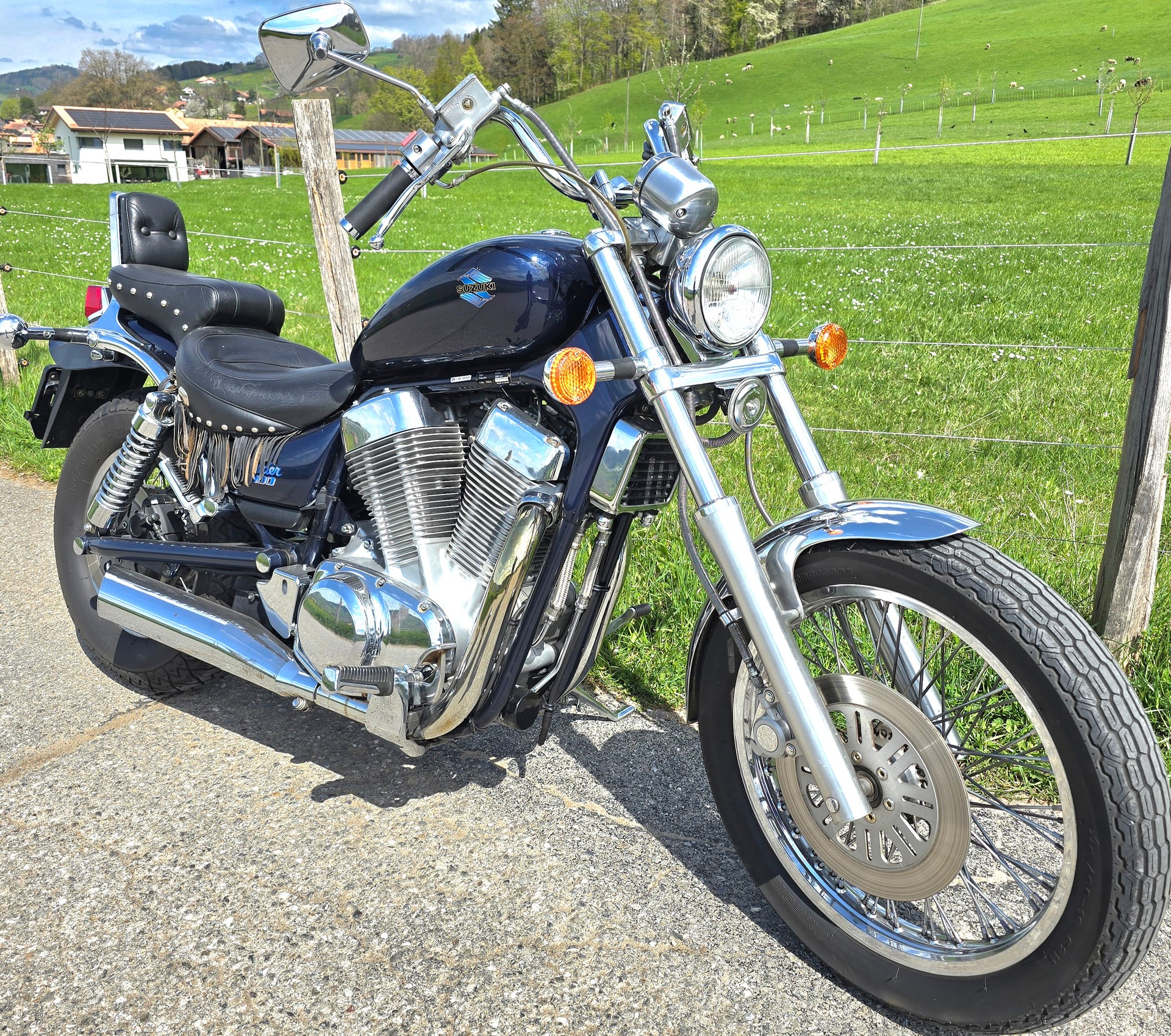 SUZUKI Intruder-image-1