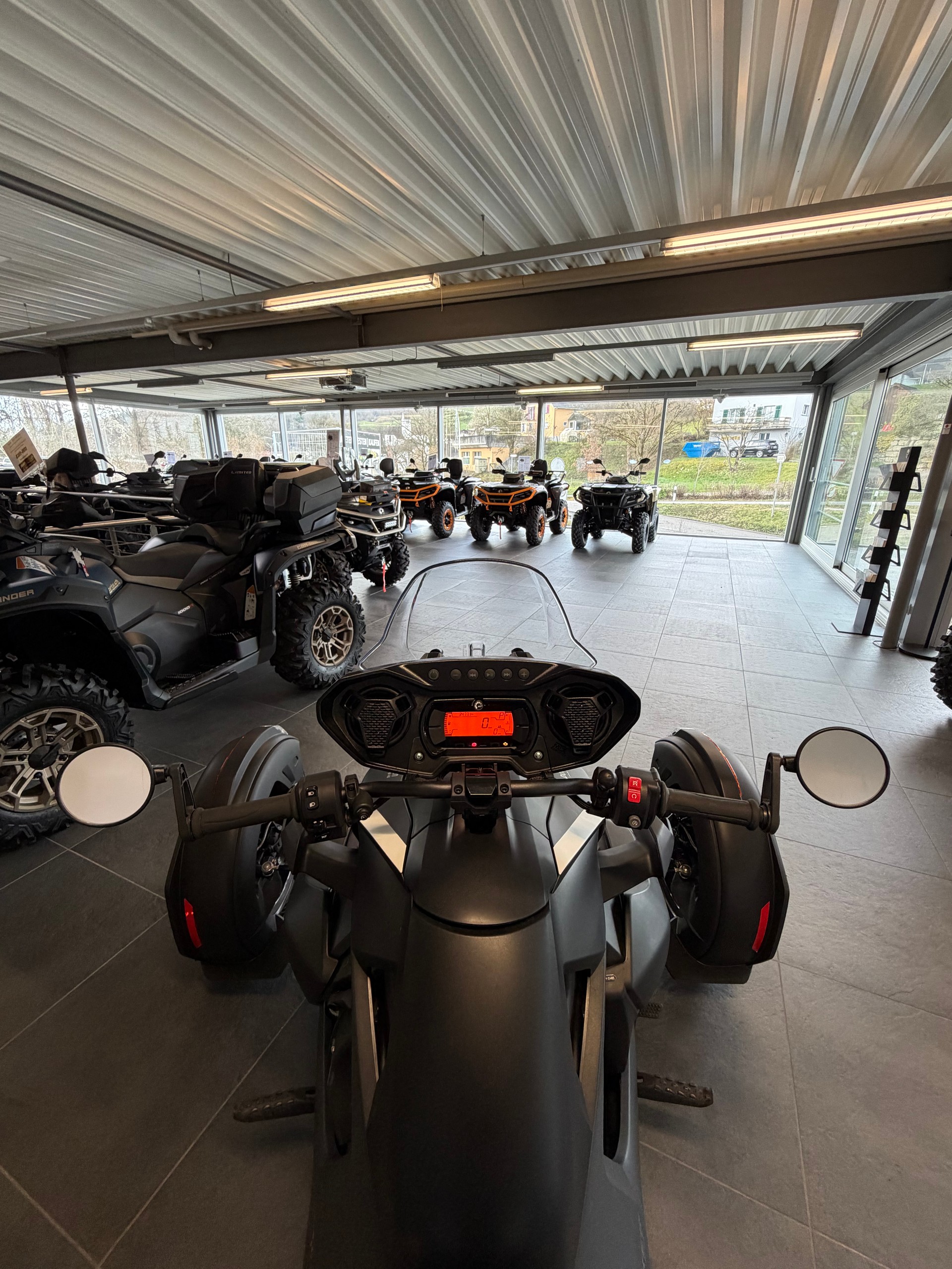 CAN-AM Ryker Sport Ace 900-showroom-element-3