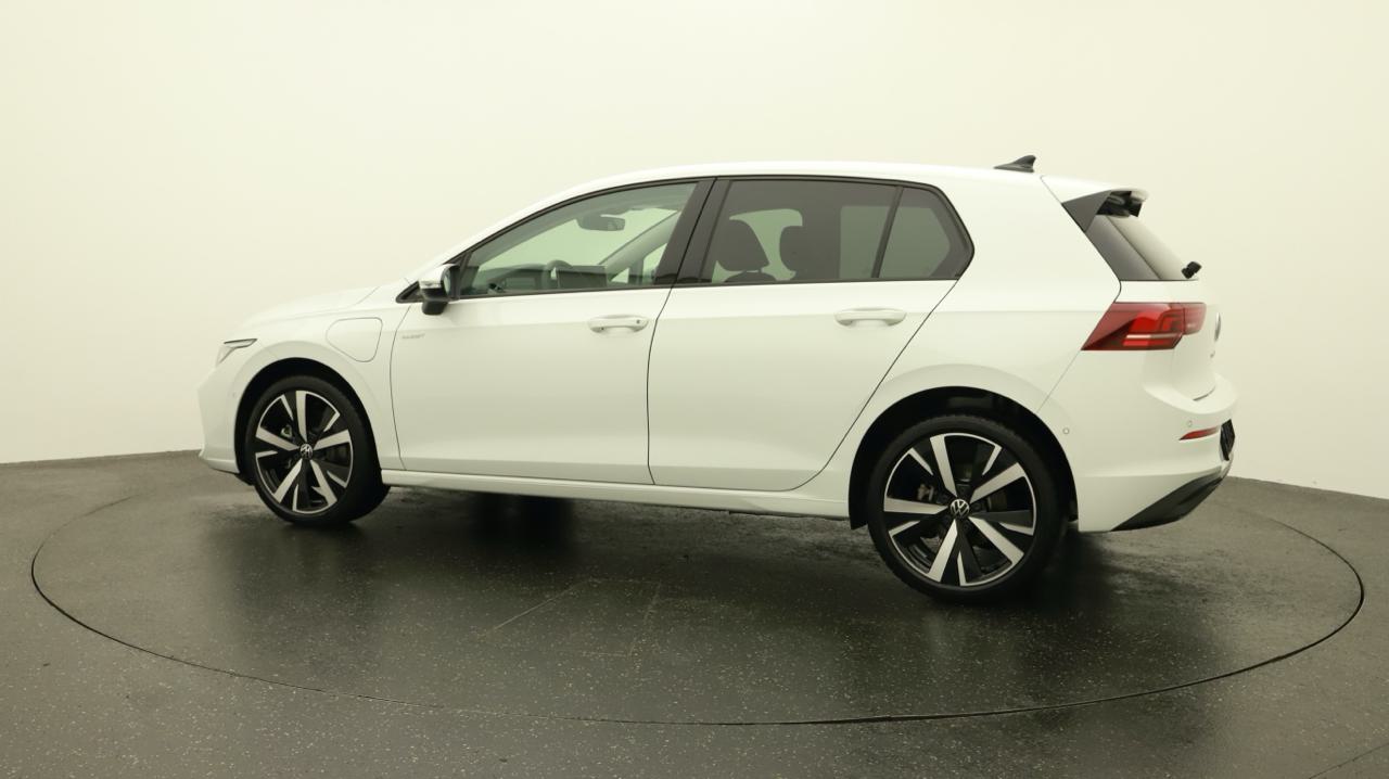 VW Golf VIII 1.5 TSI PHEV Limited-image-2