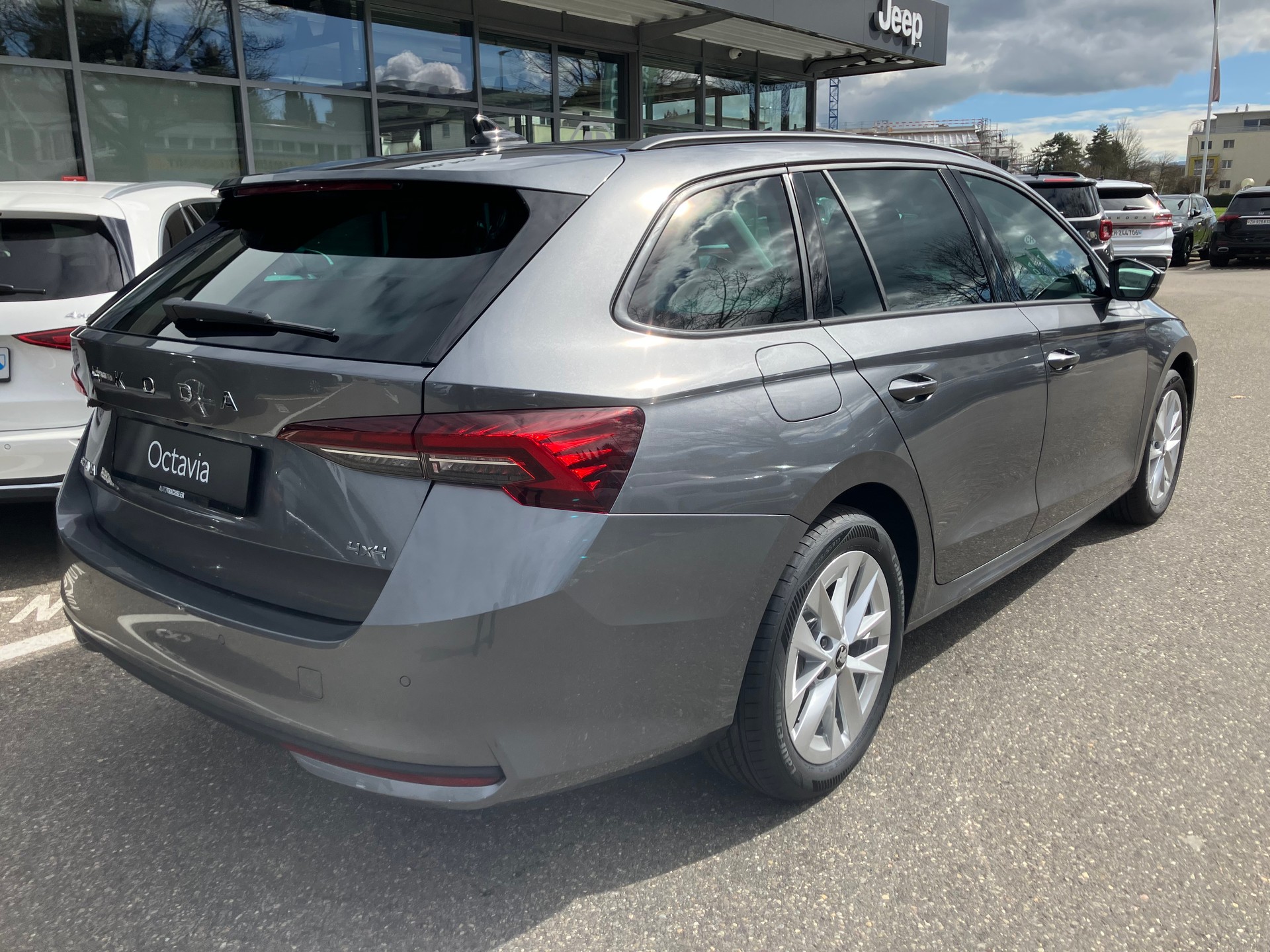 SKODA Octavia Combi 2.0 TSI DSG Selection 4x4-image-3