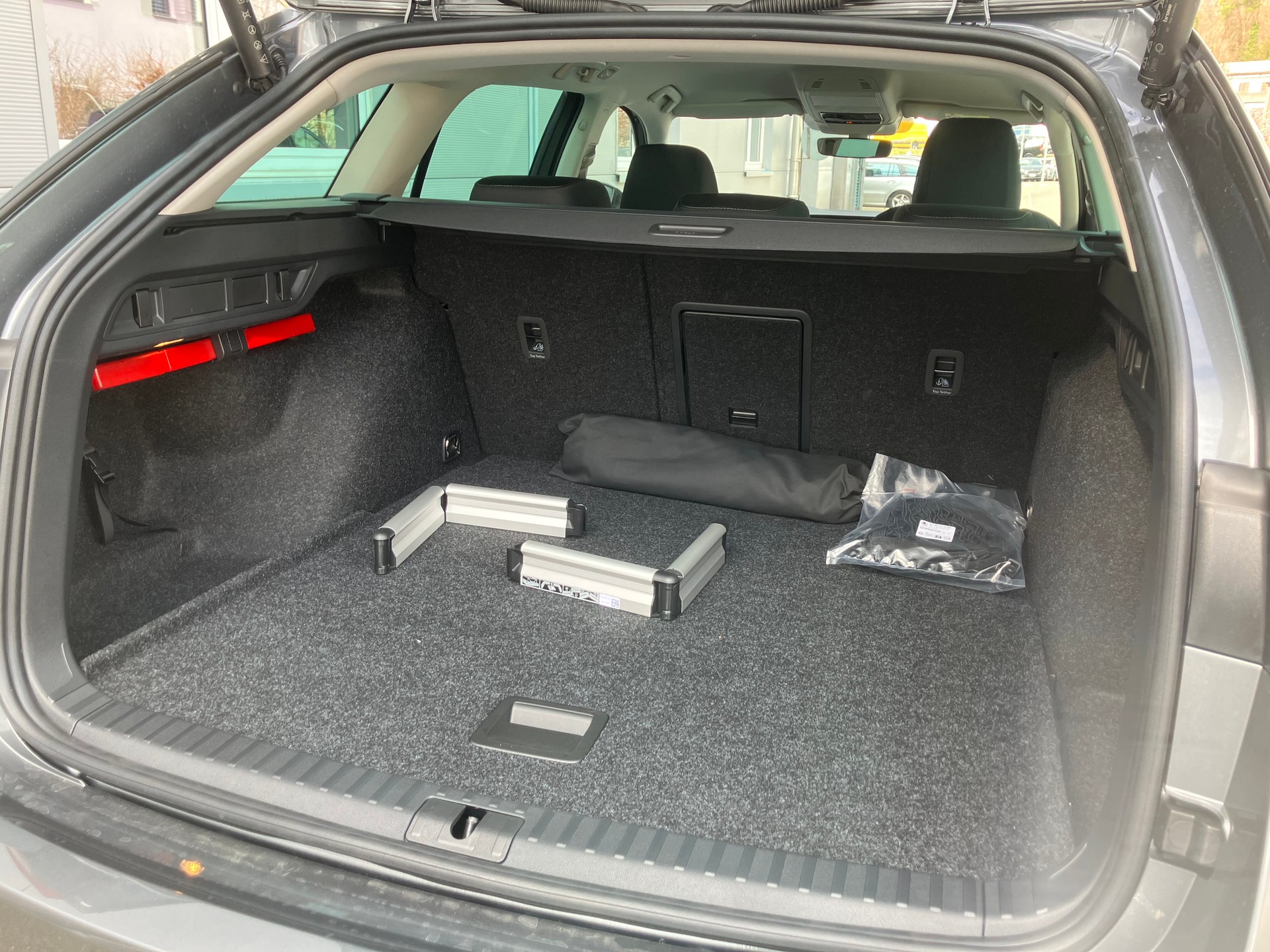 SKODA Octavia Combi 2.0 TSI DSG Selection 4x4-image-5