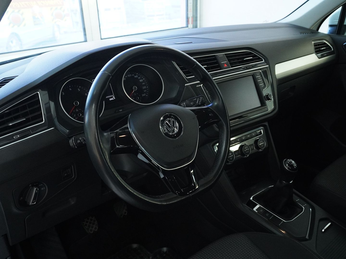 VW Tiguan 1.4TSI Trendline-image-2