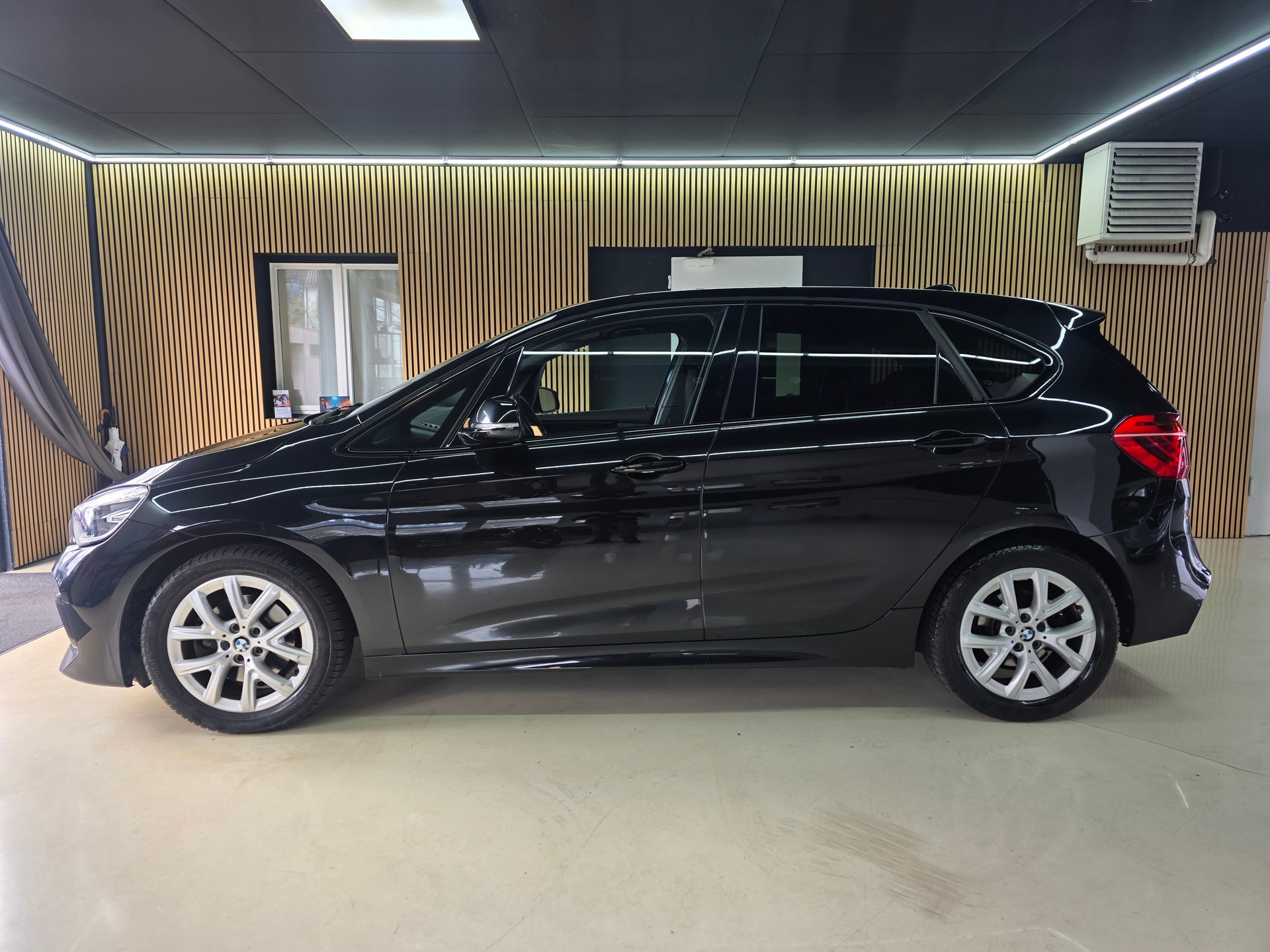 BMW 220i Active Tourer DKG M Sport LCI-image-3