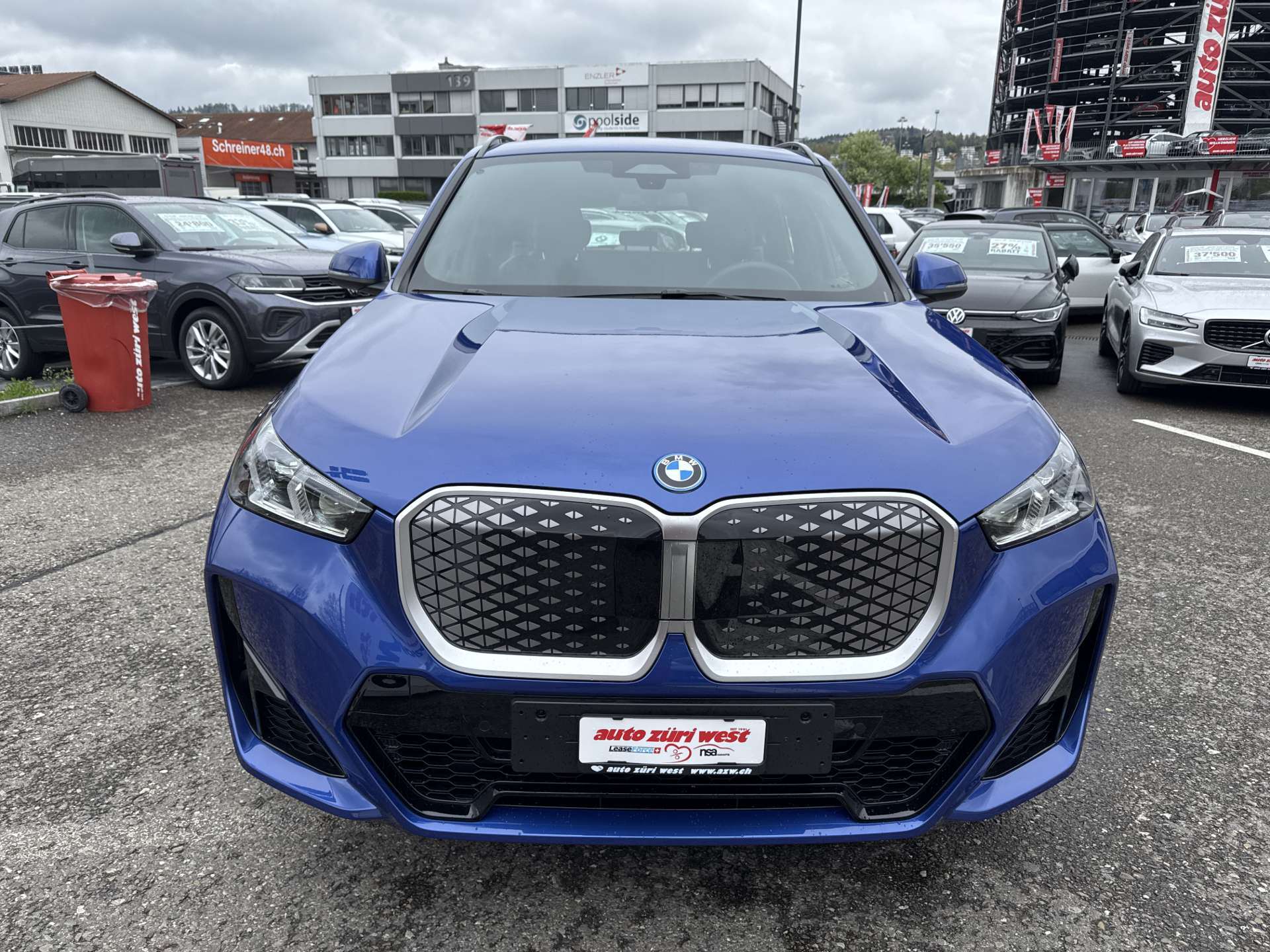 BMW iX1 xDrive 30 M Sport 306PS Automat-image-13
