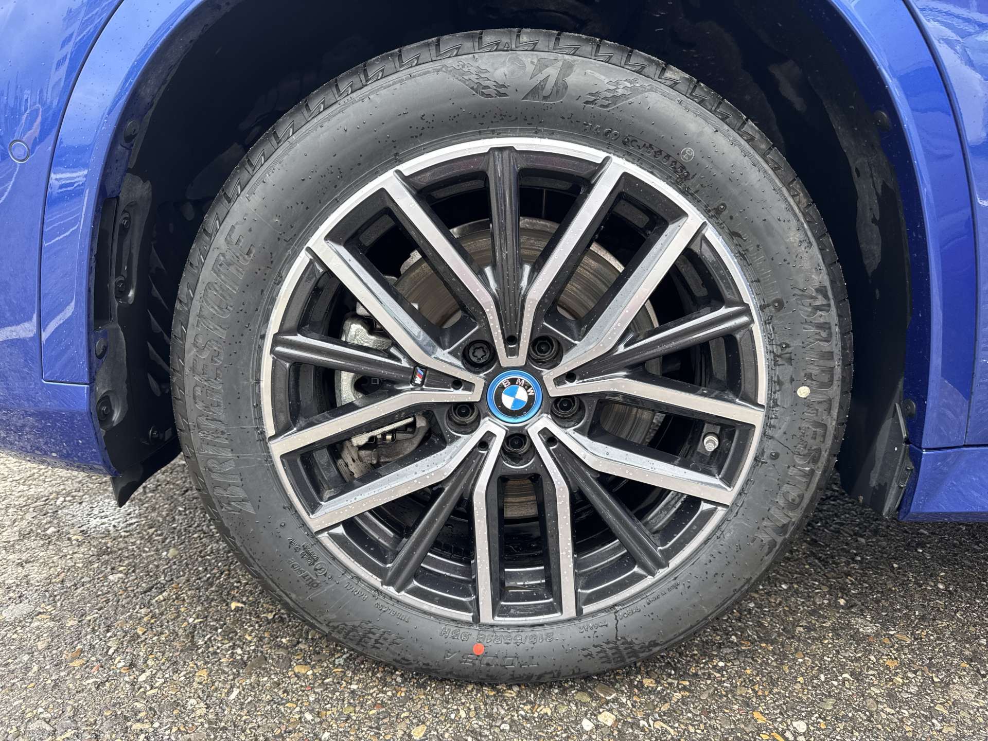 BMW iX1 xDrive 30 M Sport 306PS Automat-image-8