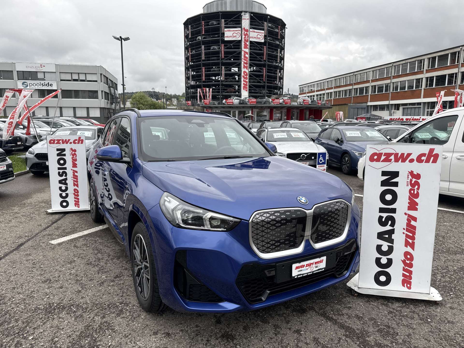 BMW iX1 xDrive 30 M Sport 306PS Automat-image-0