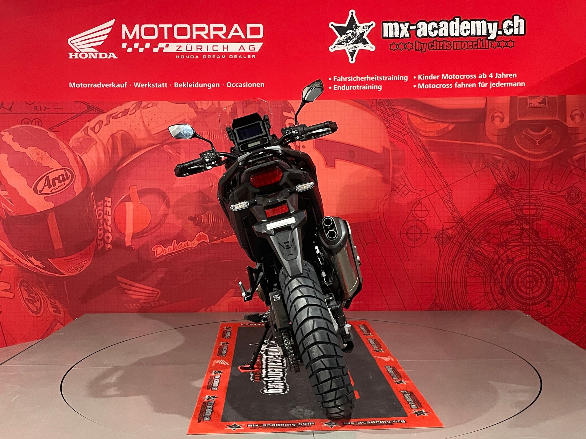 HONDA CRF1100L Africa Twin DCT **Modell 2026**Schwarz**Neufahrzeug**-showroom-element-3