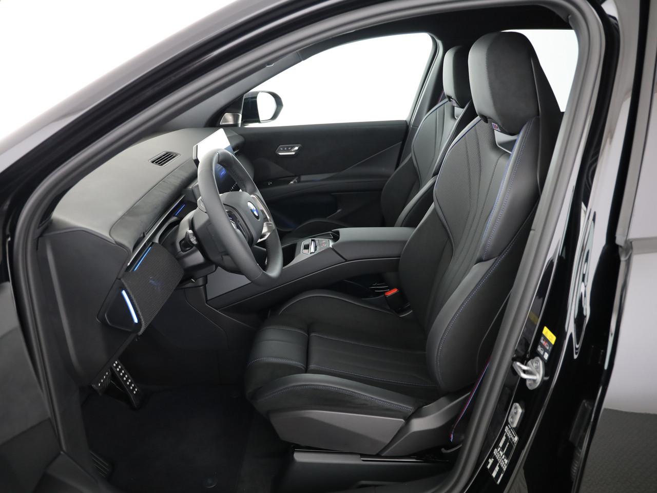 BMW iX3 50 xDrive-image-22
