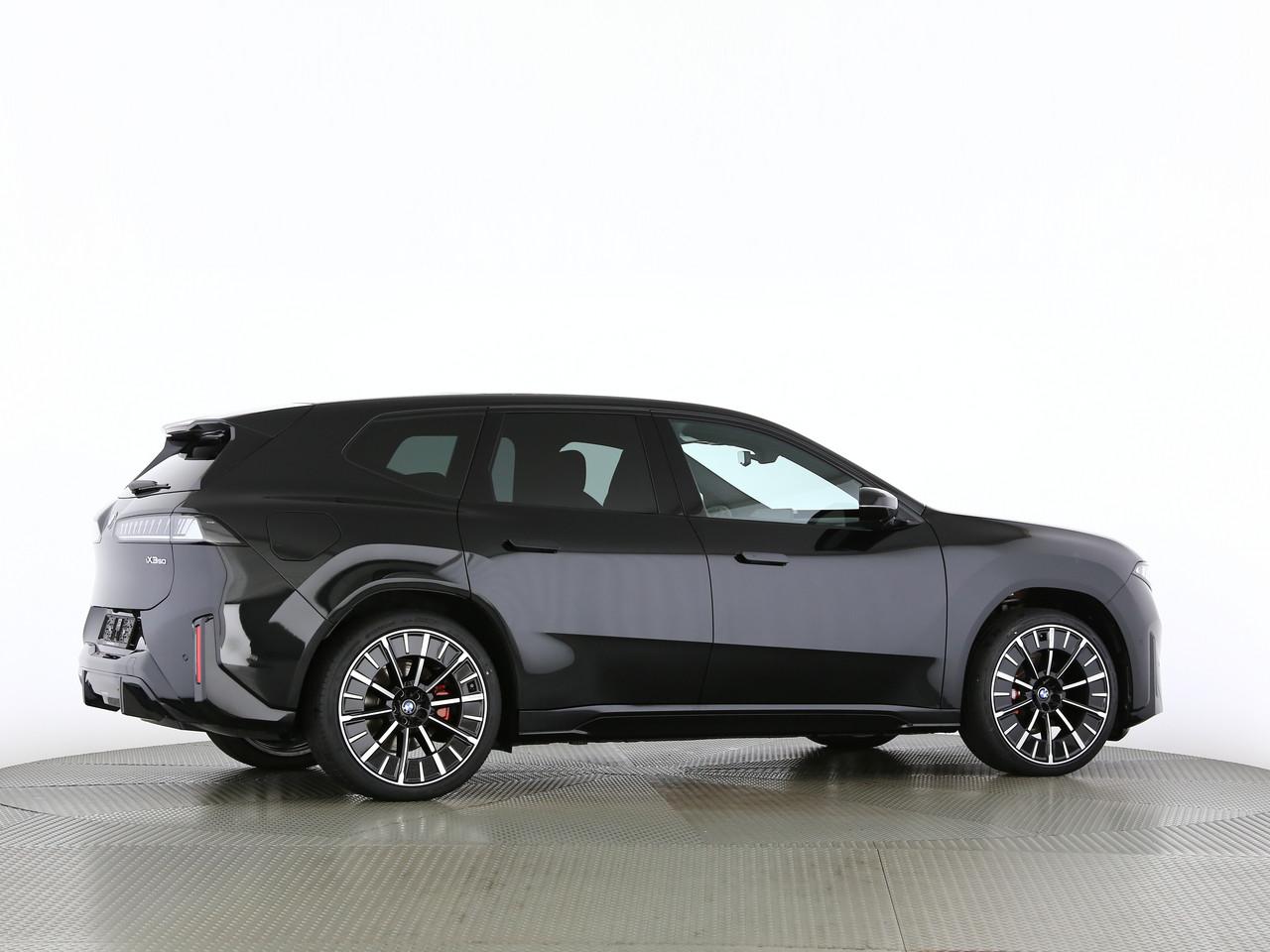 BMW iX3 50 xDrive-image-13