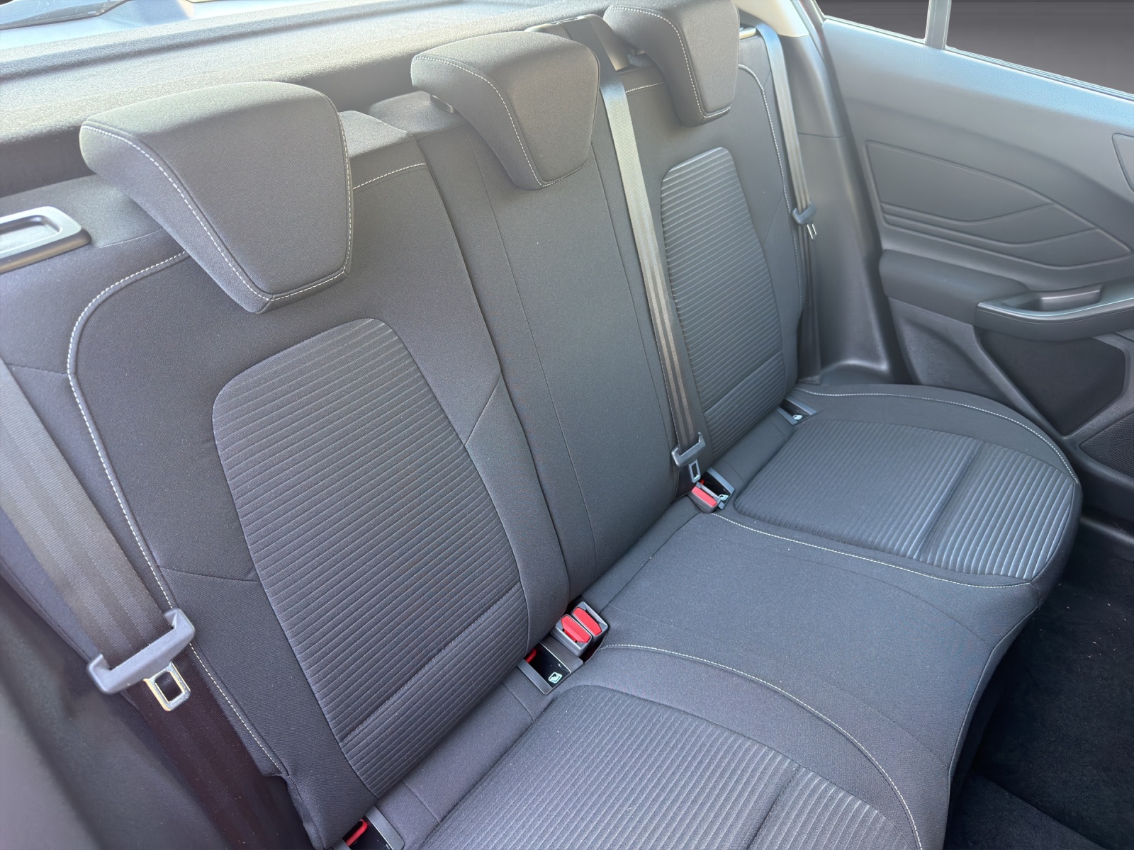 FORD Focus 1.0i EcoB Hybrid 125 Titanium-image-14