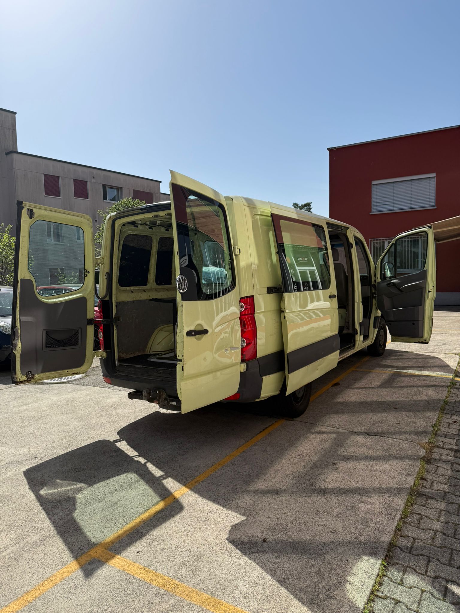 VW Crafter 30 2.5 TDI 109 PS-image-2