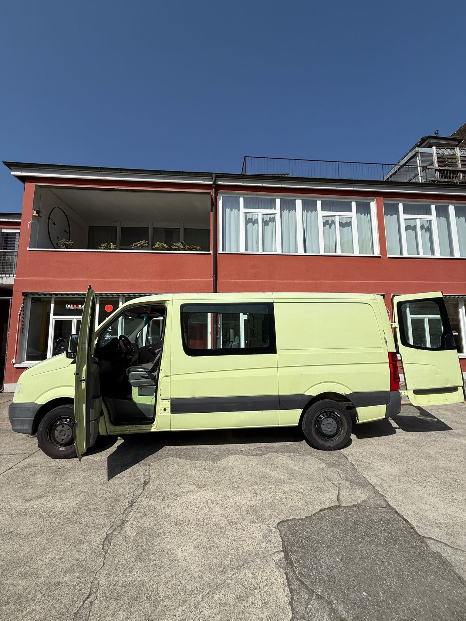 VW Crafter 30 2.5 TDI 109 PS-image-5