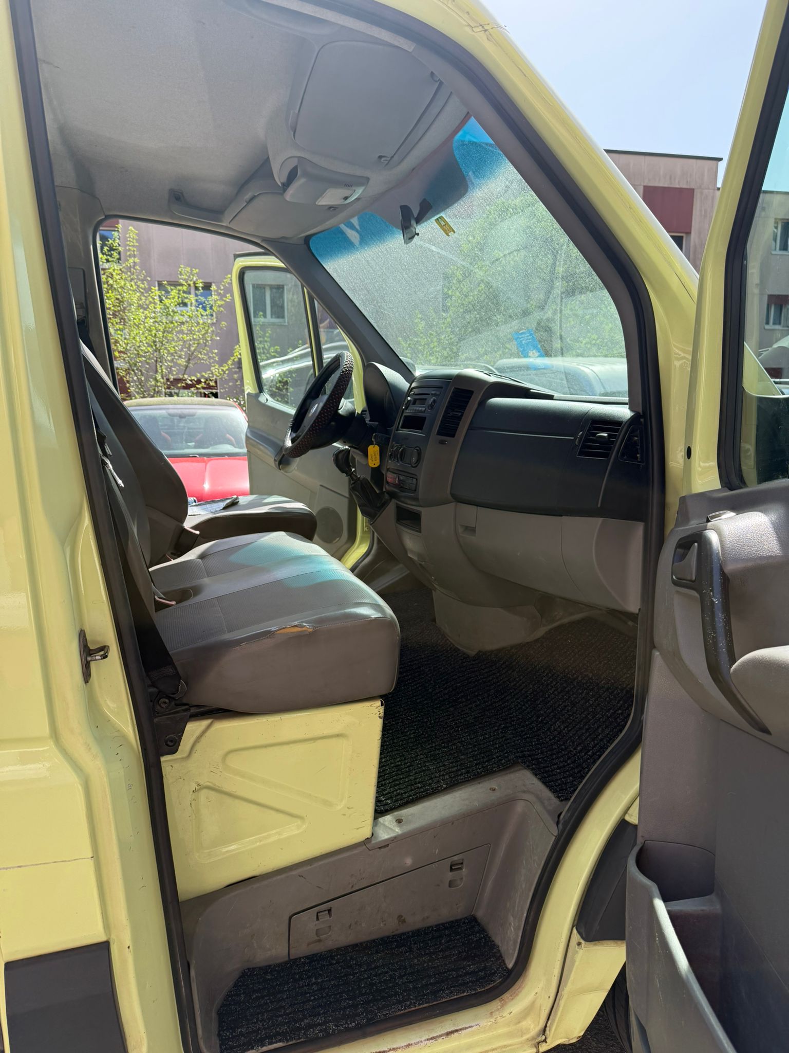 VW Crafter 30 2.5 TDI 109 PS-image-8