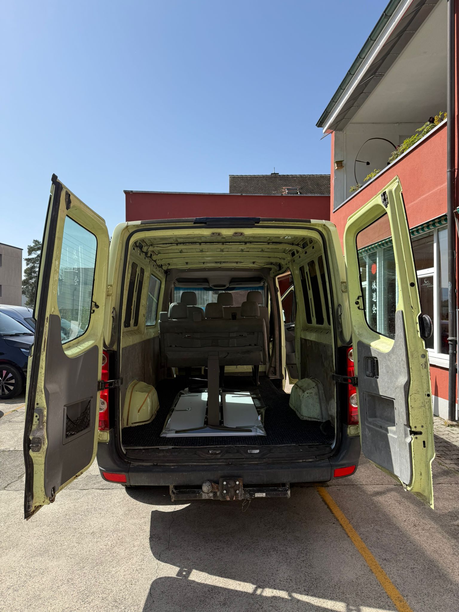 VW Crafter 30 2.5 TDI 109 PS-image-3
