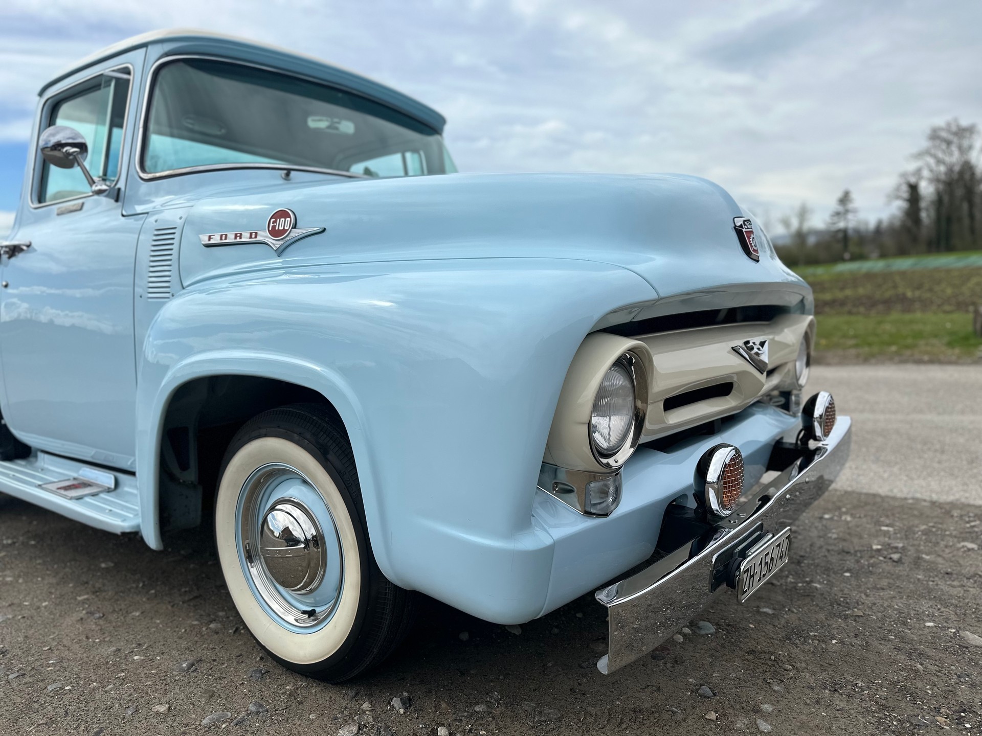 FORD F100 - Big Window!-image-0