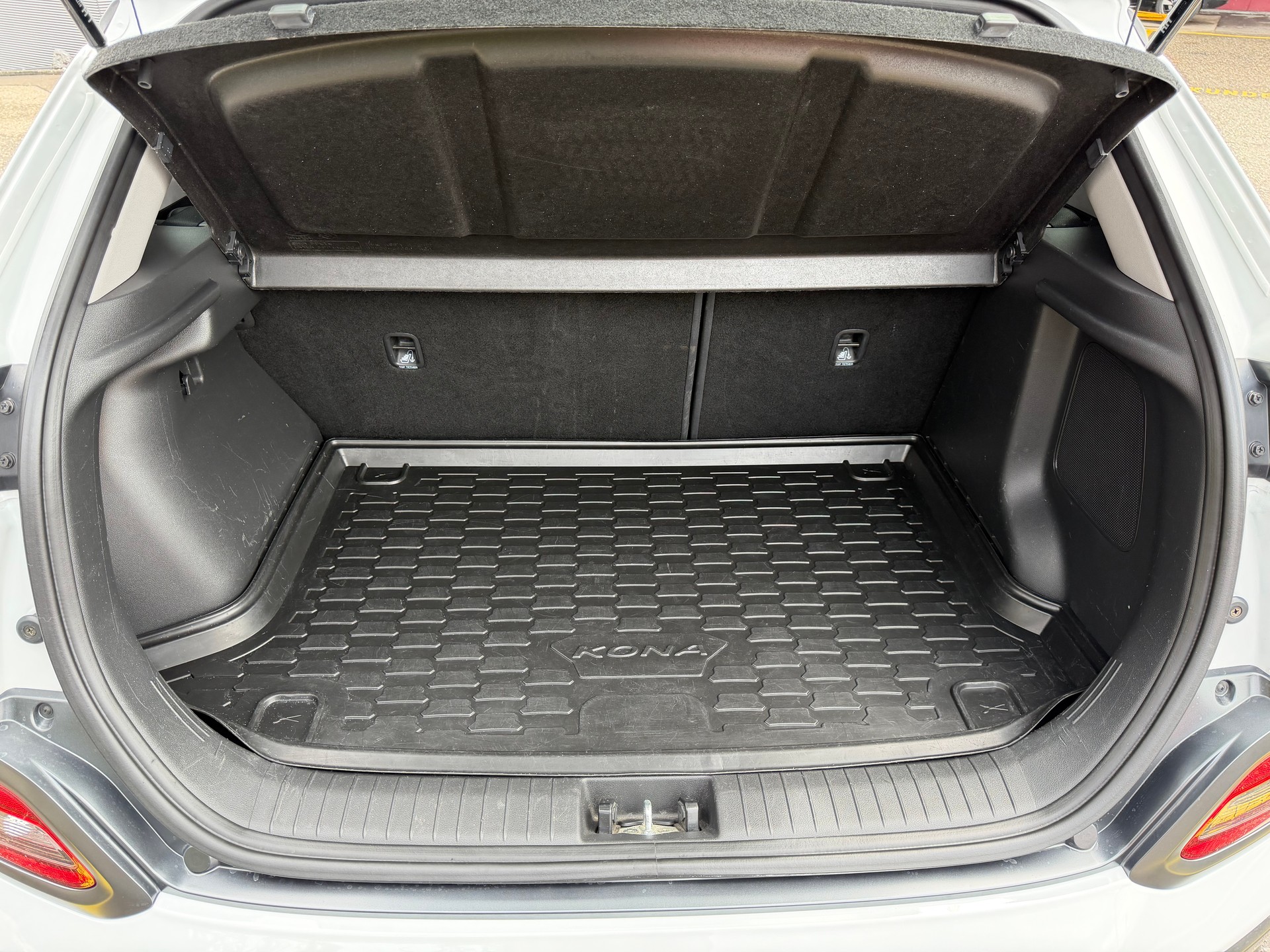 HYUNDAI Kona Electric Vertex 64KWh-image-4