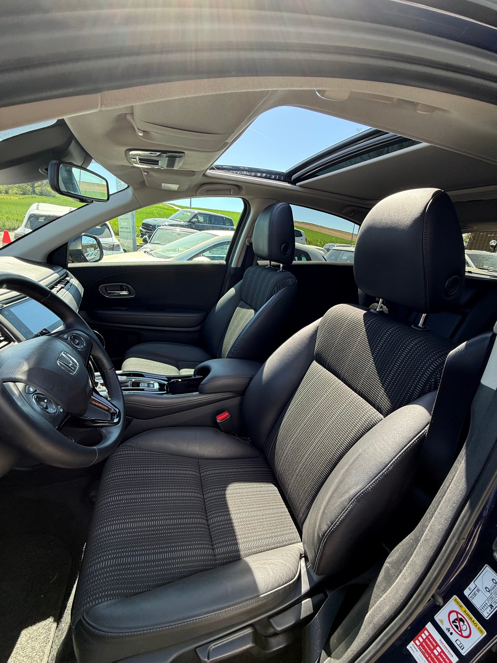 HONDA HR-V 1.5i-VTEC Executive CVT-image-4