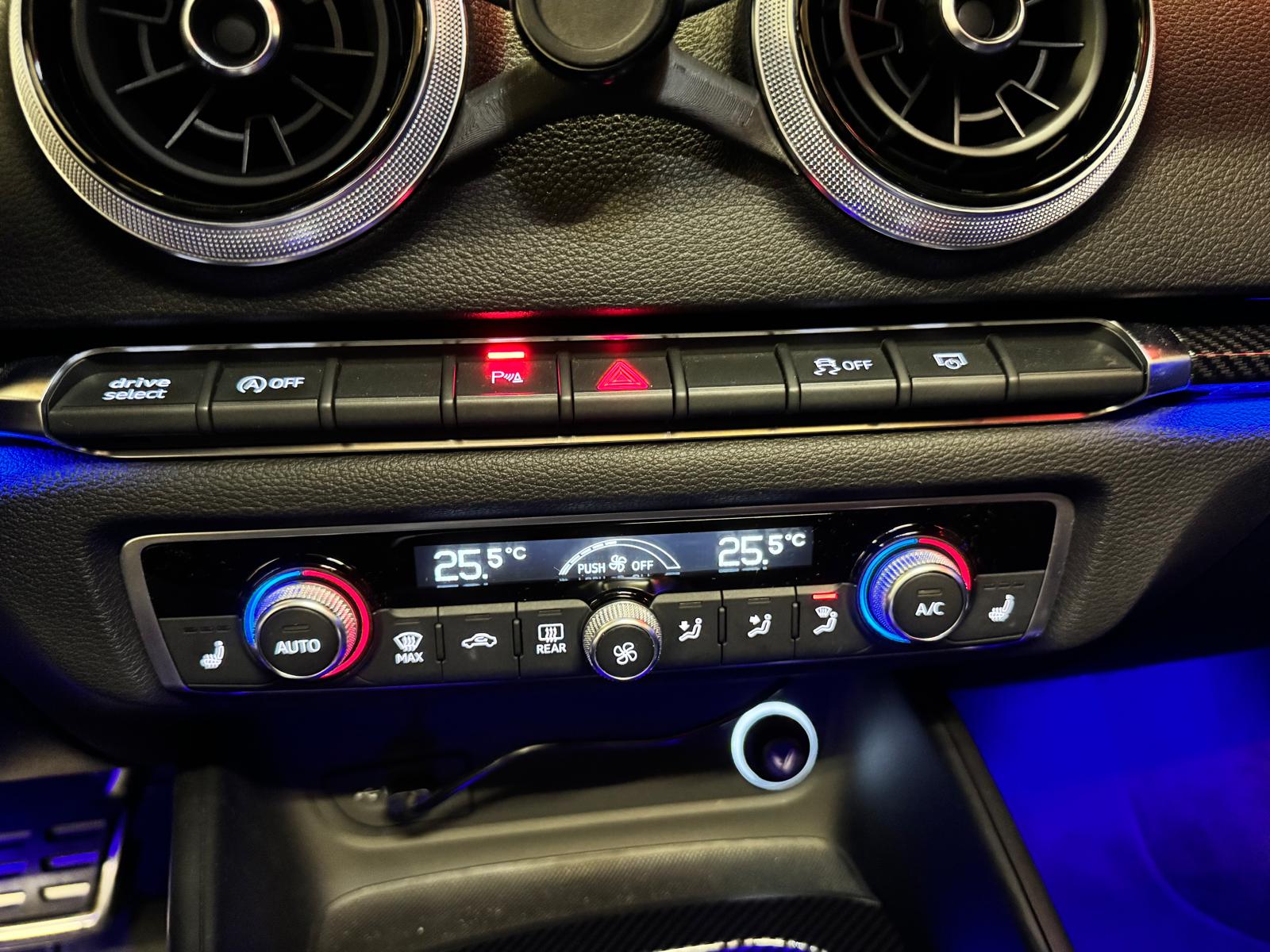AUDI RS3 Limousine 2.5 TSI quattro S-tronic-image-24
