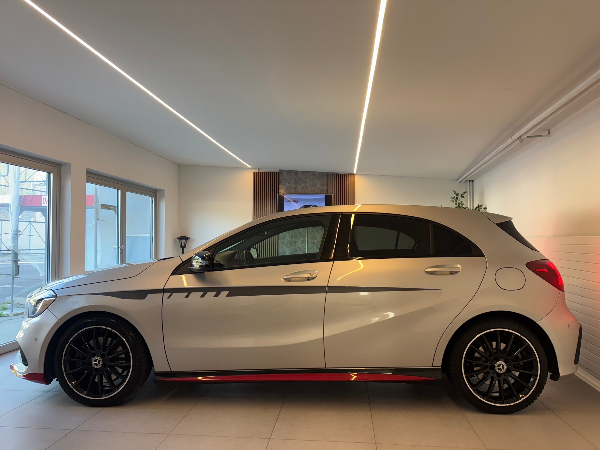 MERCEDES-BENZ A 250 SPORT AMG Line 4Matic 7G-DCT*CH-Fahrzeug*Frisch MFK*-image-7
