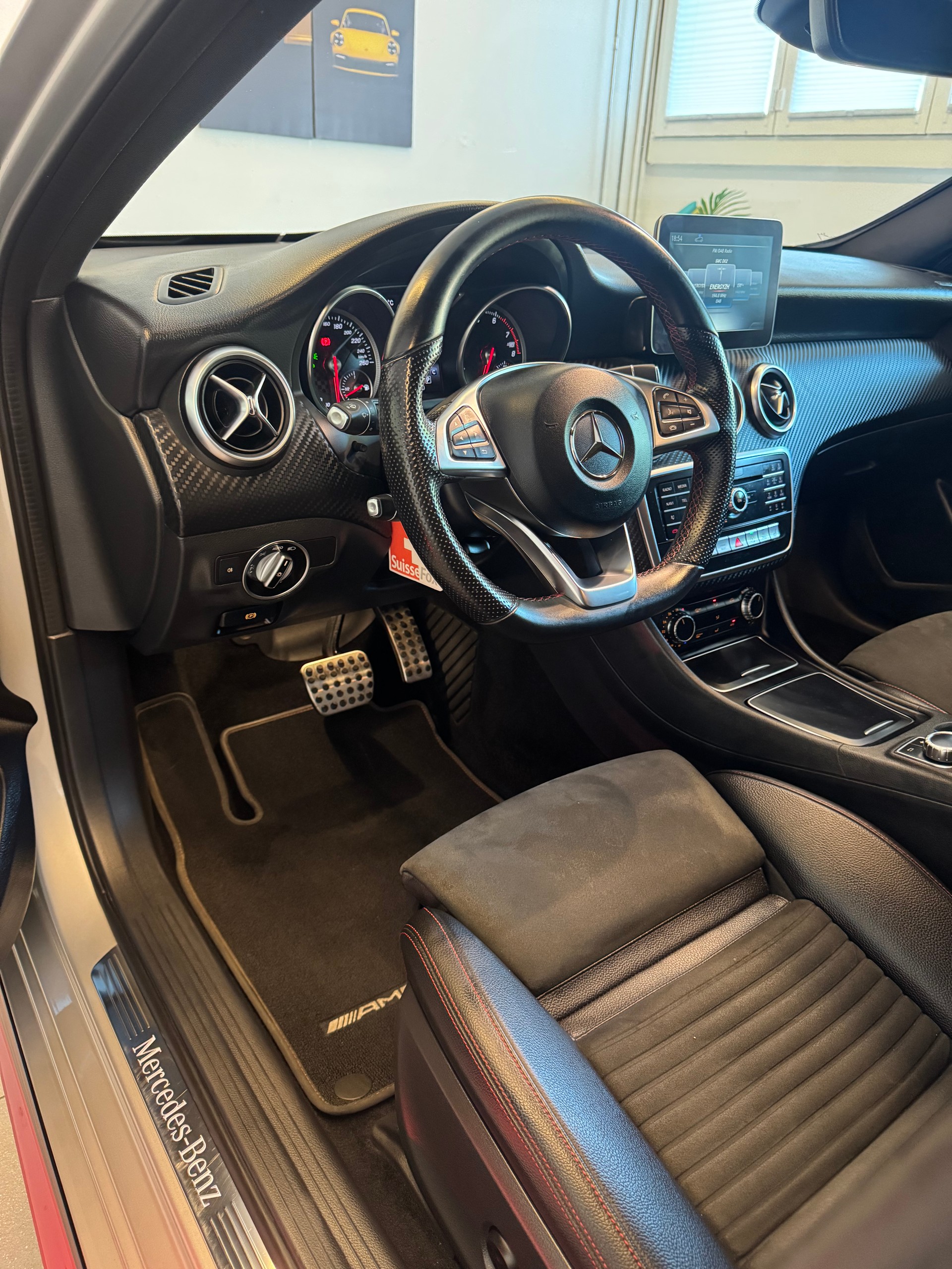 MERCEDES-BENZ A 250 SPORT AMG Line 4Matic 7G-DCT*CH-Fahrzeug*Frisch MFK*-image-9