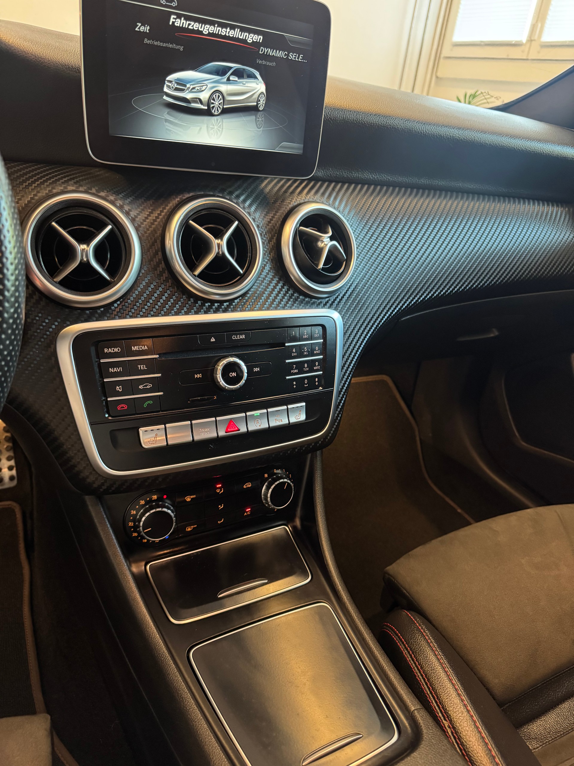 MERCEDES-BENZ A 250 SPORT AMG Line 4Matic 7G-DCT*CH-Fahrzeug*Frisch MFK*-image-13