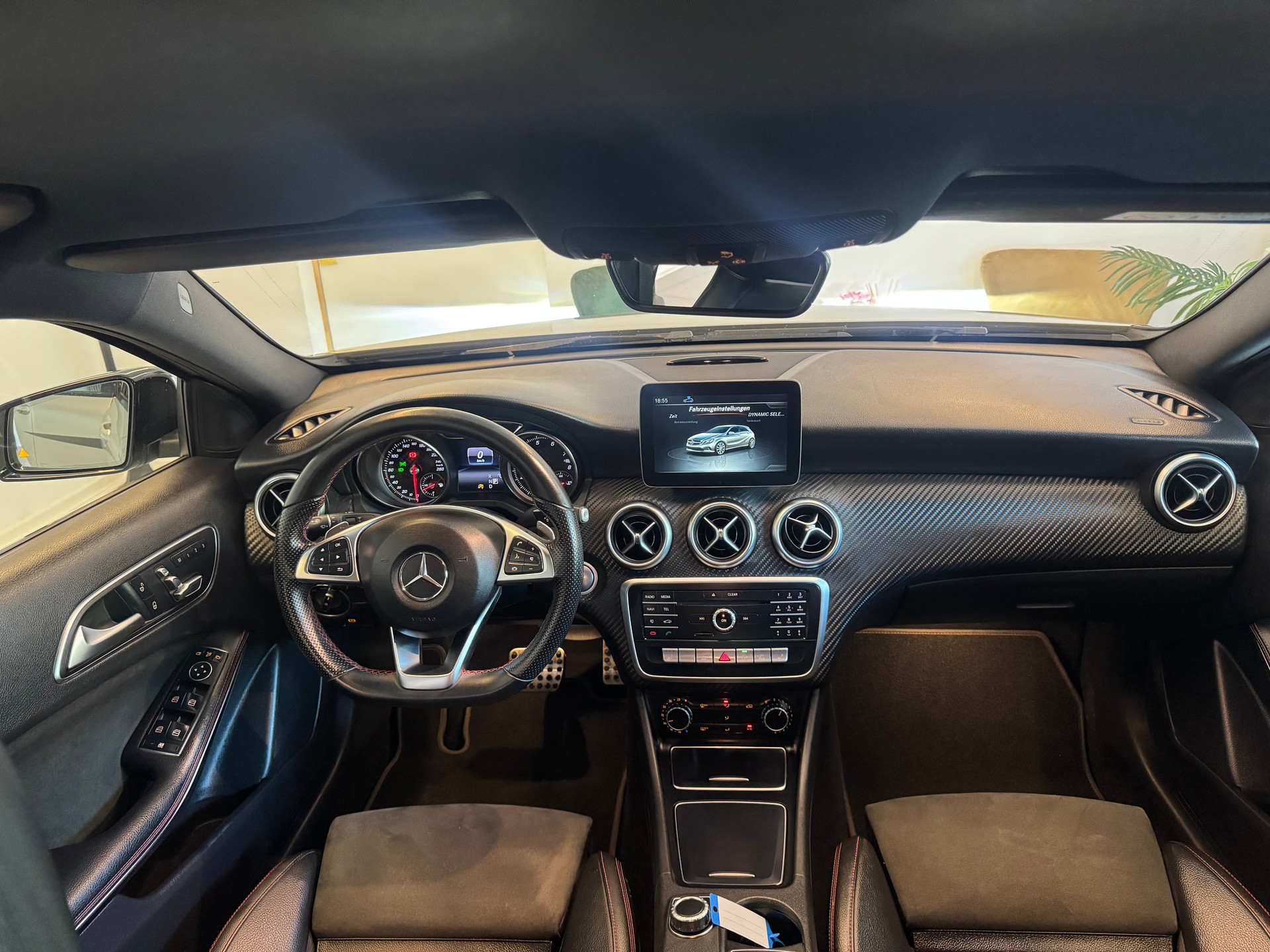 MERCEDES-BENZ A 250 SPORT AMG Line 4Matic 7G-DCT*CH-Fahrzeug*Frisch MFK*-image-8