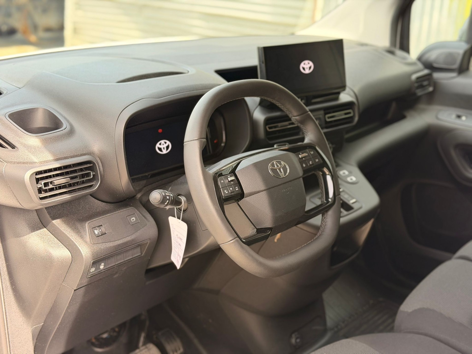 TOYOTA Proace City Van 1.5D Active Long Automatik-image-8