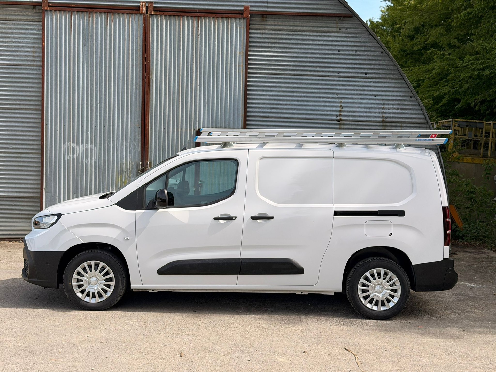 TOYOTA Proace City Van 1.5D Active Long Automatik-image-3
