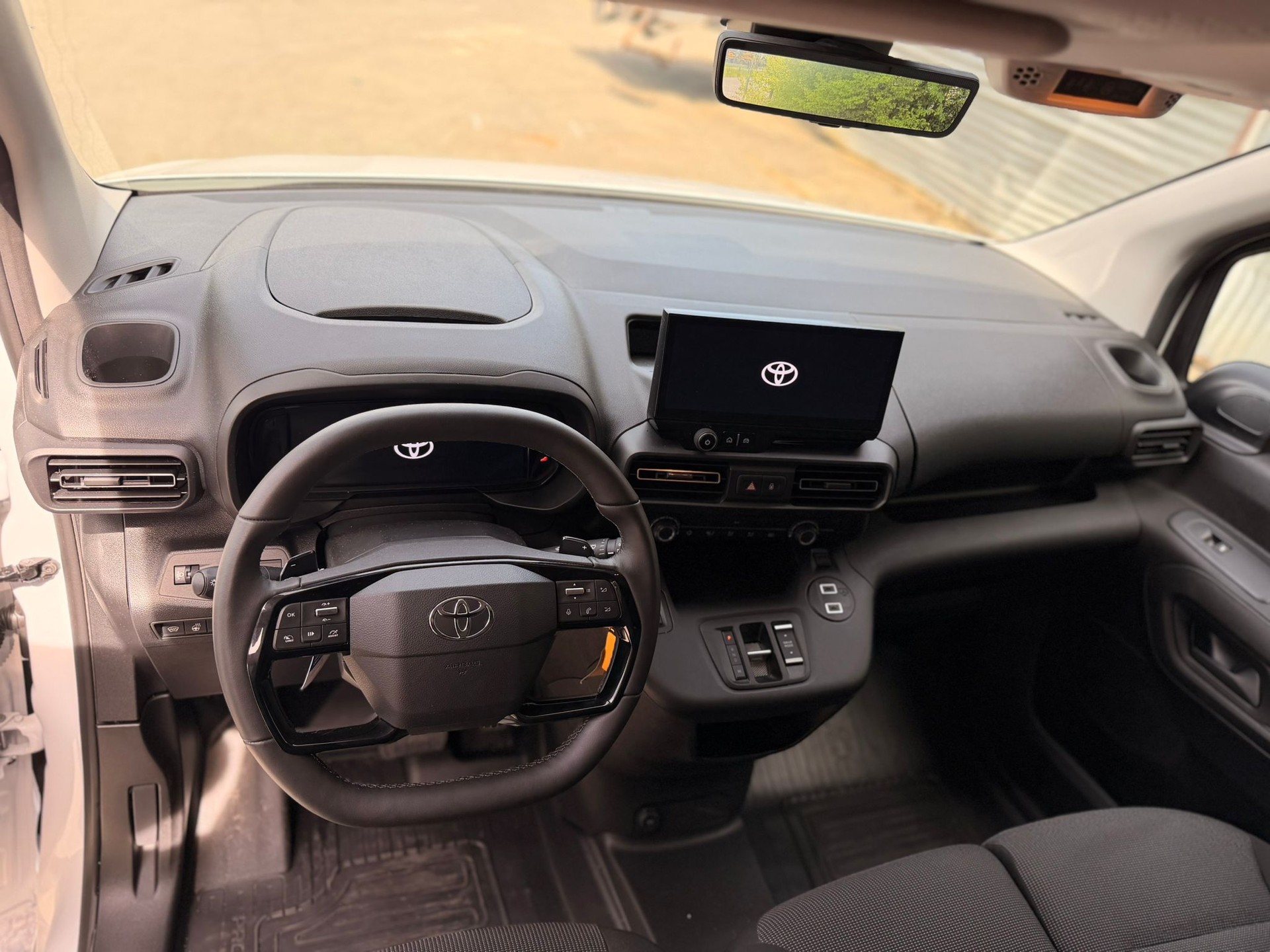 TOYOTA Proace City Van 1.5D Active Long Automatik-image-7