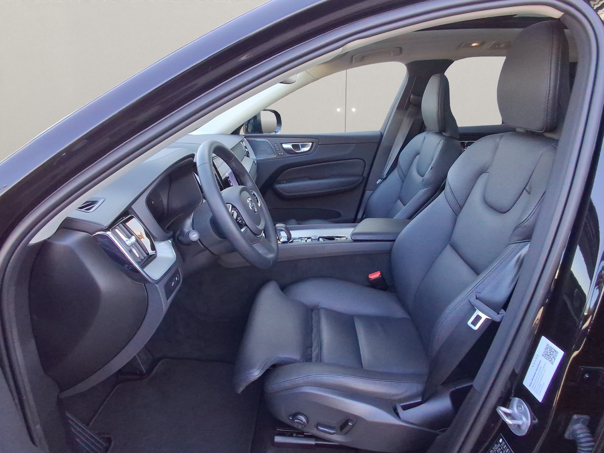 VOLVO XC60 2.0 T6 TE Ultimate Dark eAWD-image-6